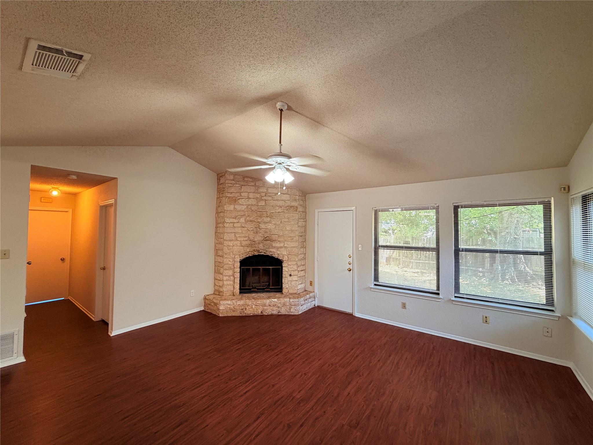 2013 James Pl Property Photo 6