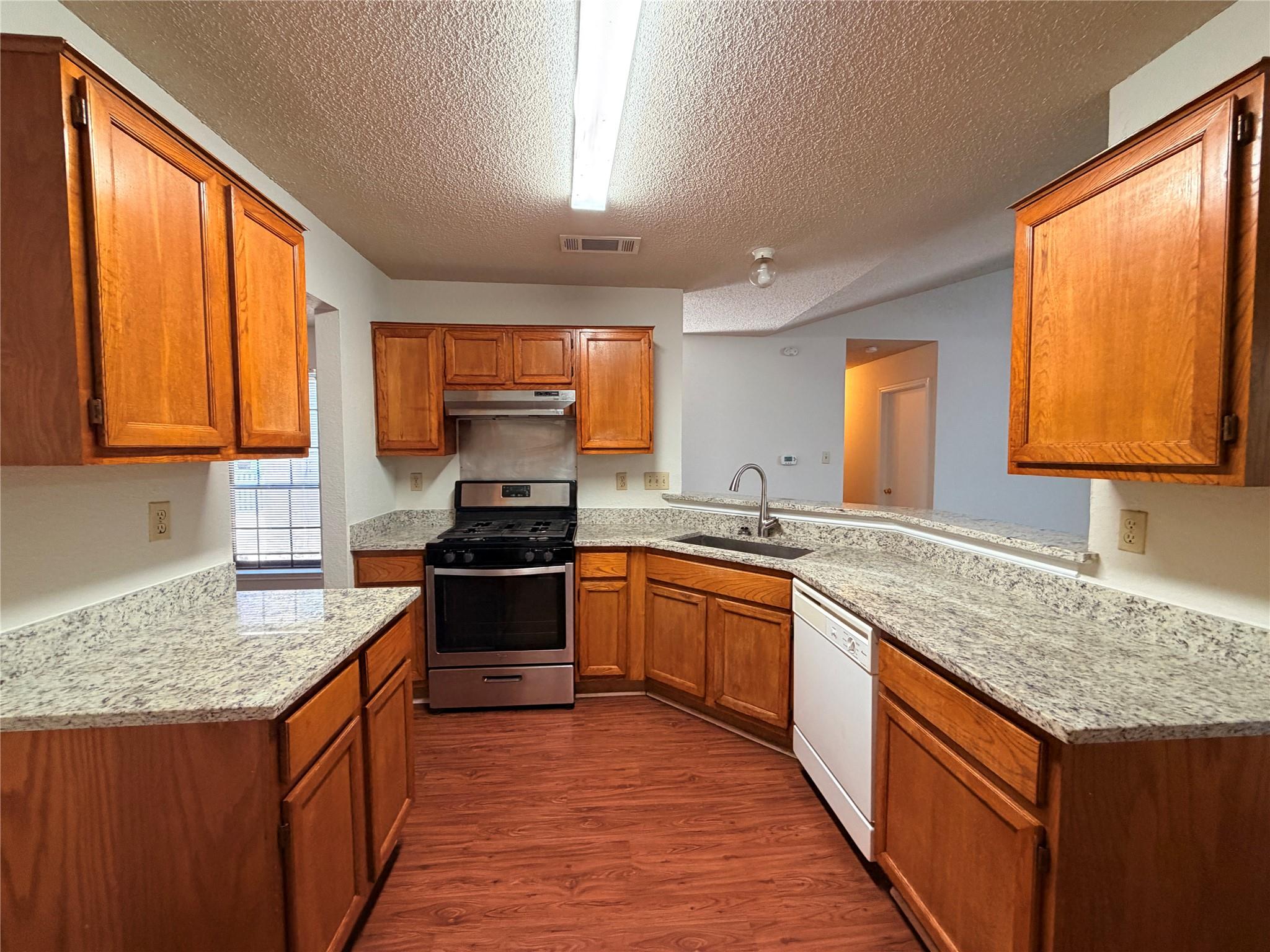 2013 James Pl Property Photo 9