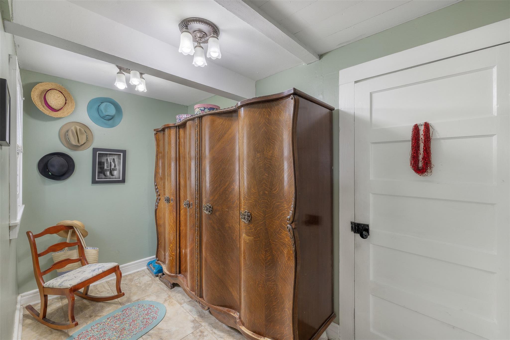 111 E Fayette St Property Photo 12