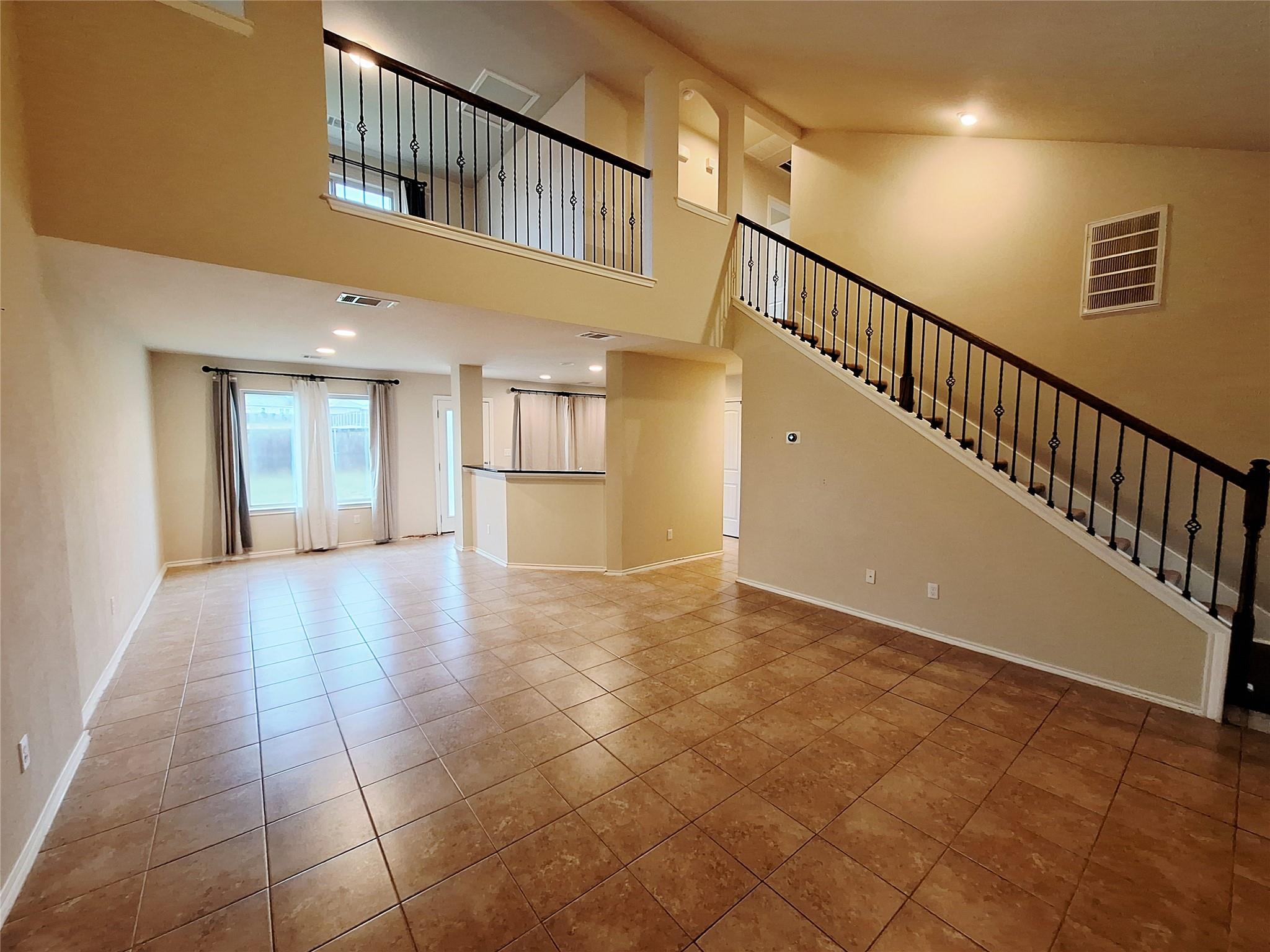 220 Westminster Dr Property Photo 3