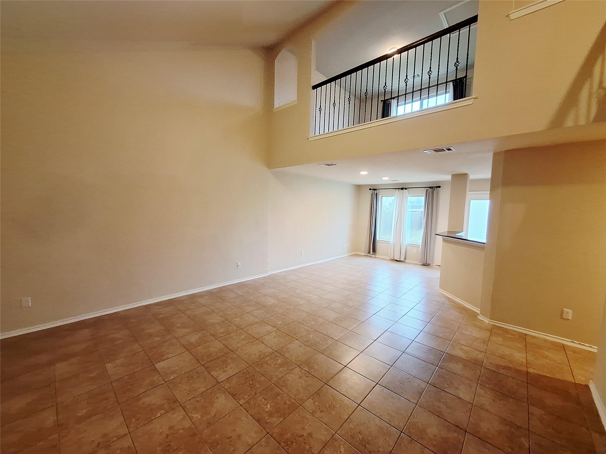 220 Westminster Dr Property Photo 4