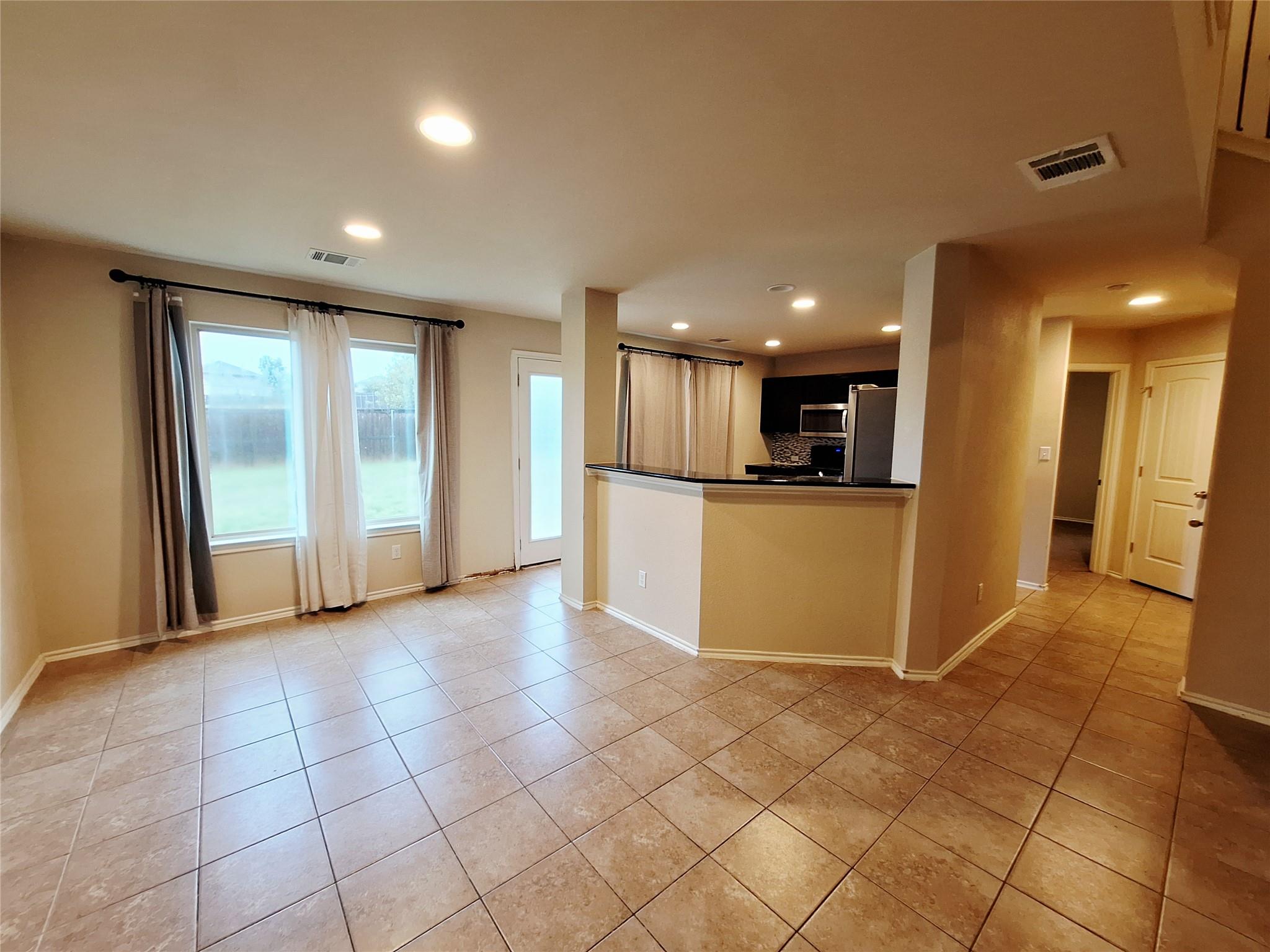 220 Westminster Dr Property Photo 5