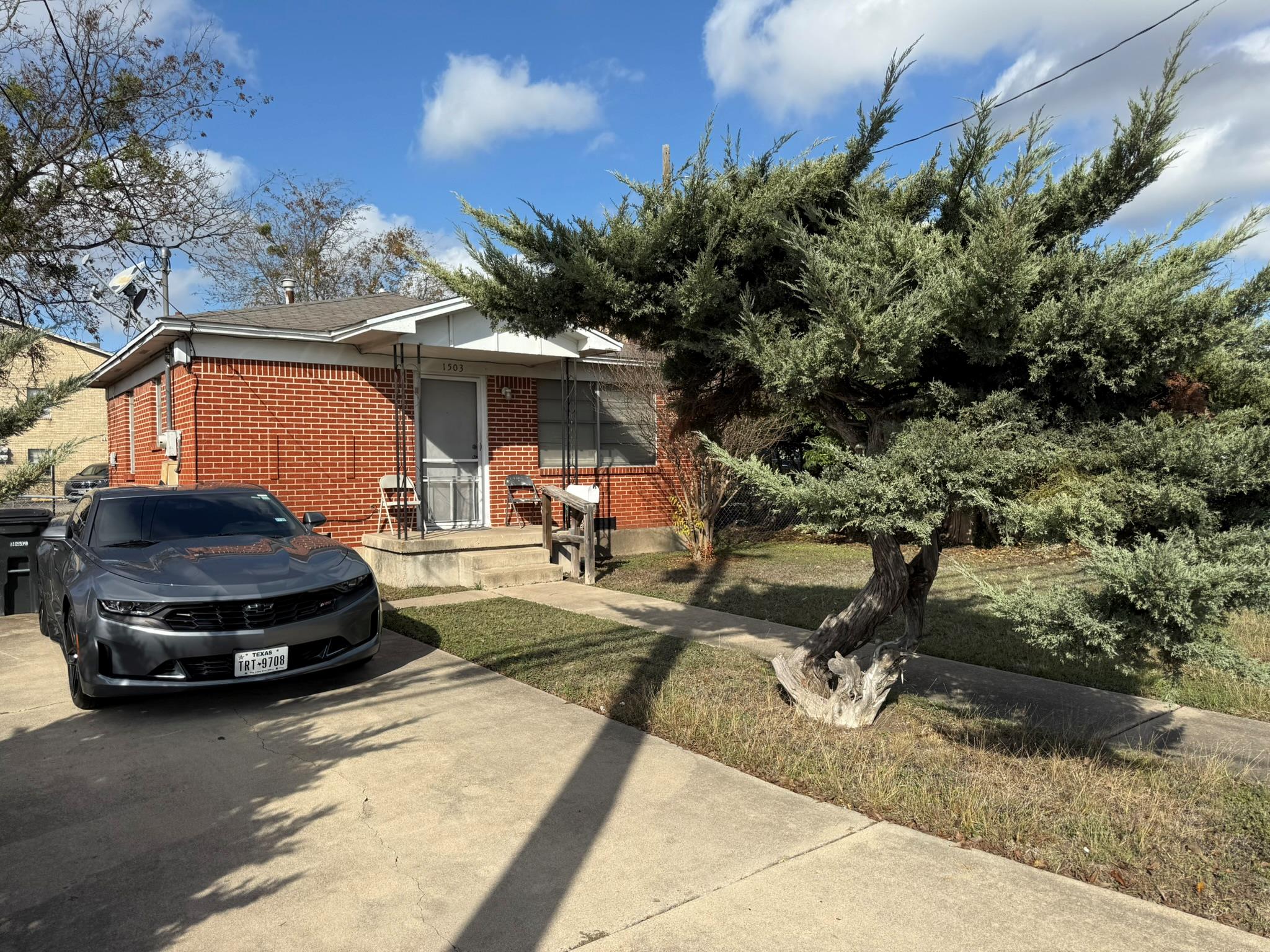1501-1503 Bundrant Dr Property Photo 3