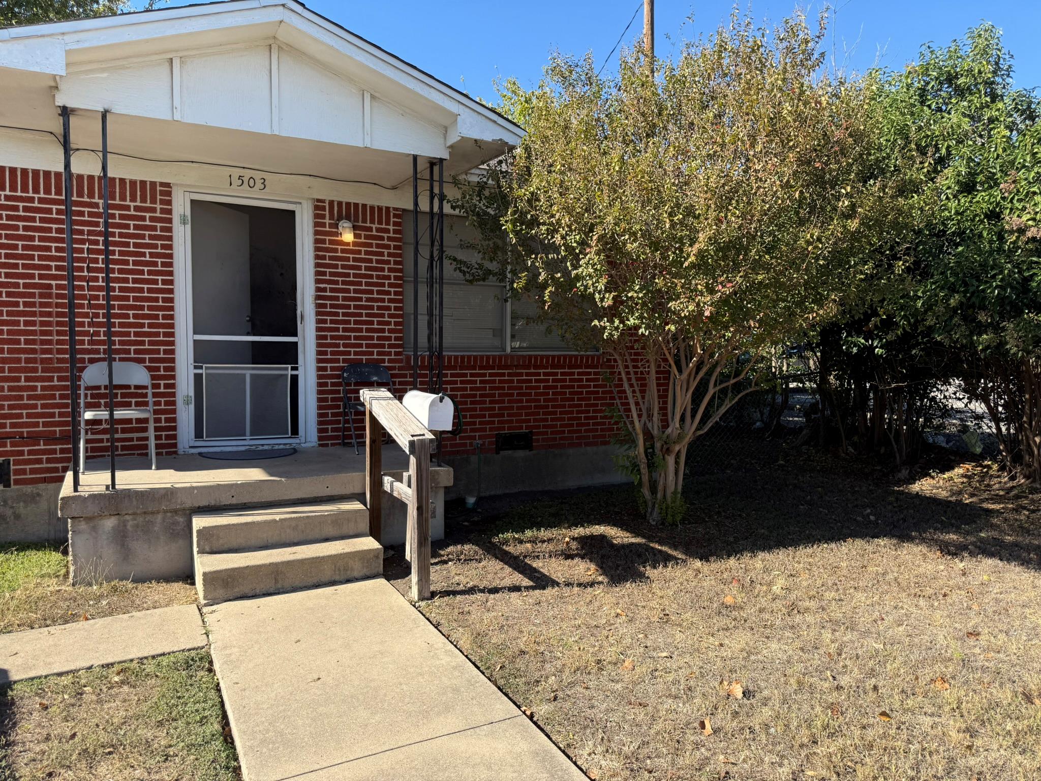 1501-1503 Bundrant Dr Property Photo 4