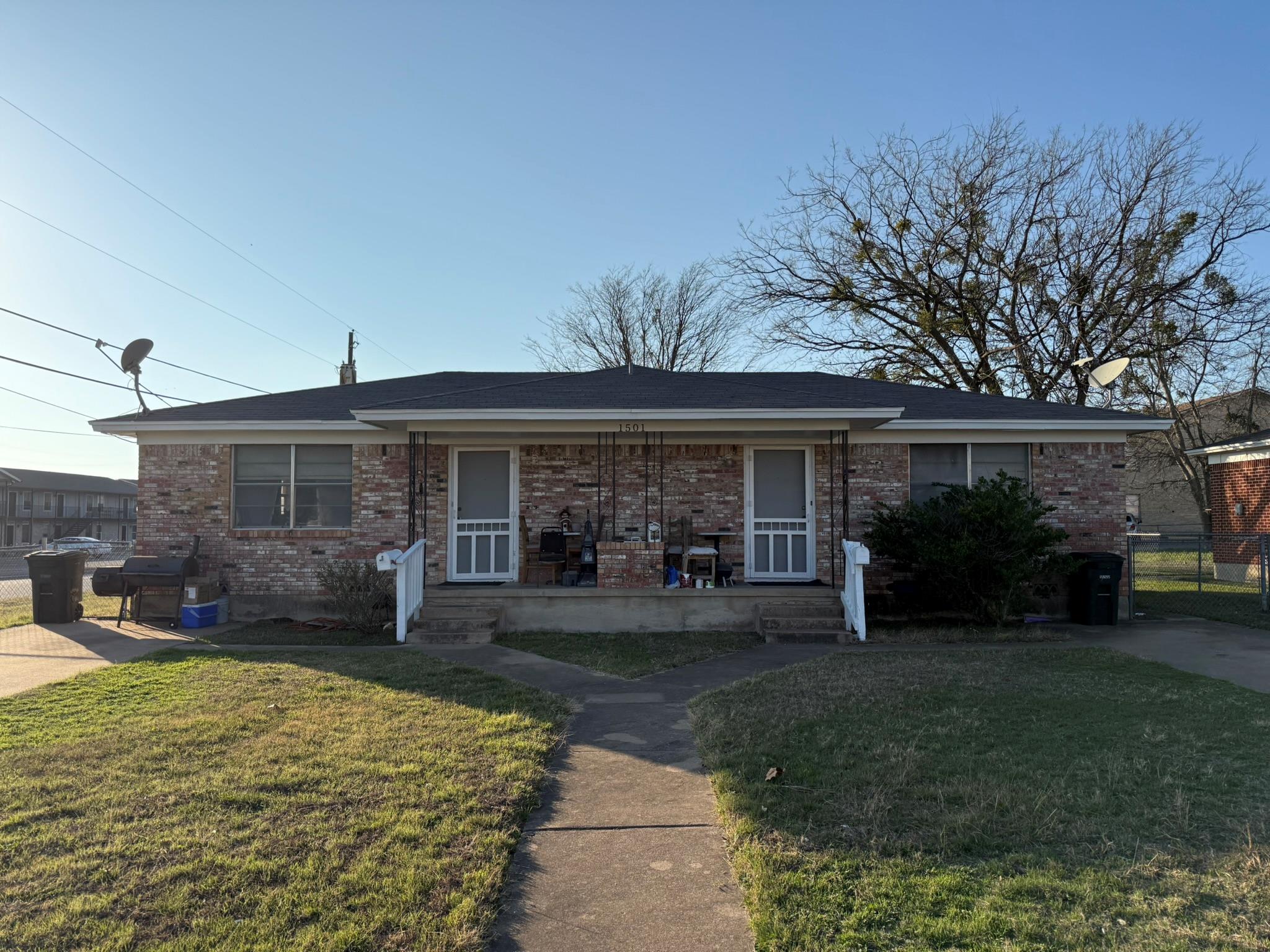 1501-1503 Bundrant Dr Property Photo 5