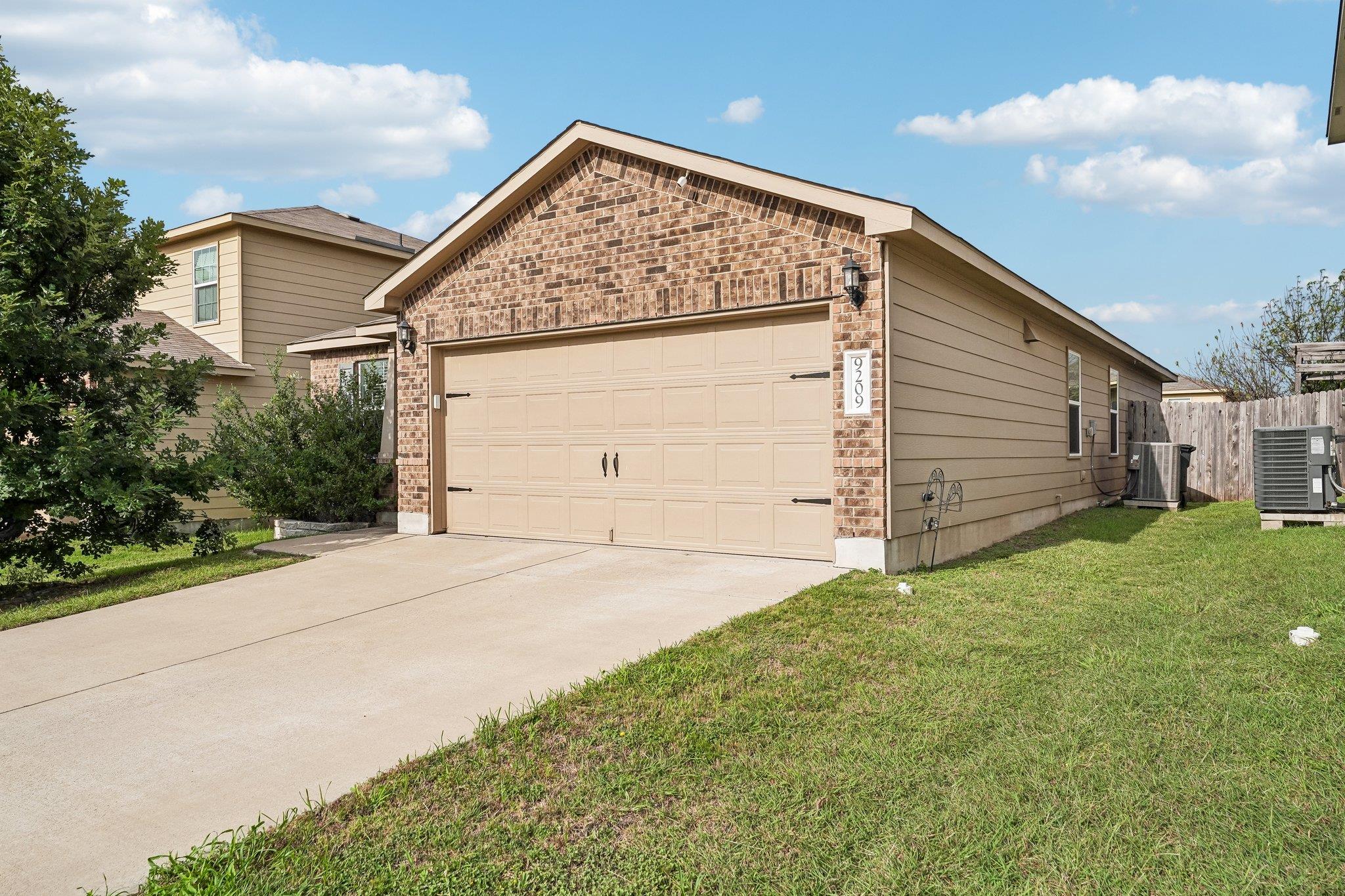 9209 Bowfield Dr Property Photo 2