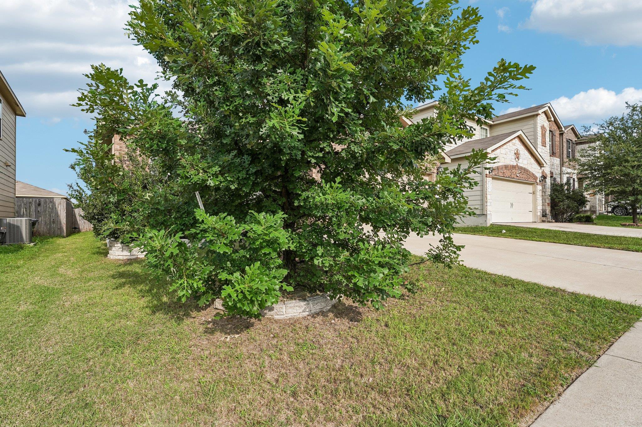 9209 Bowfield Dr Property Photo 3