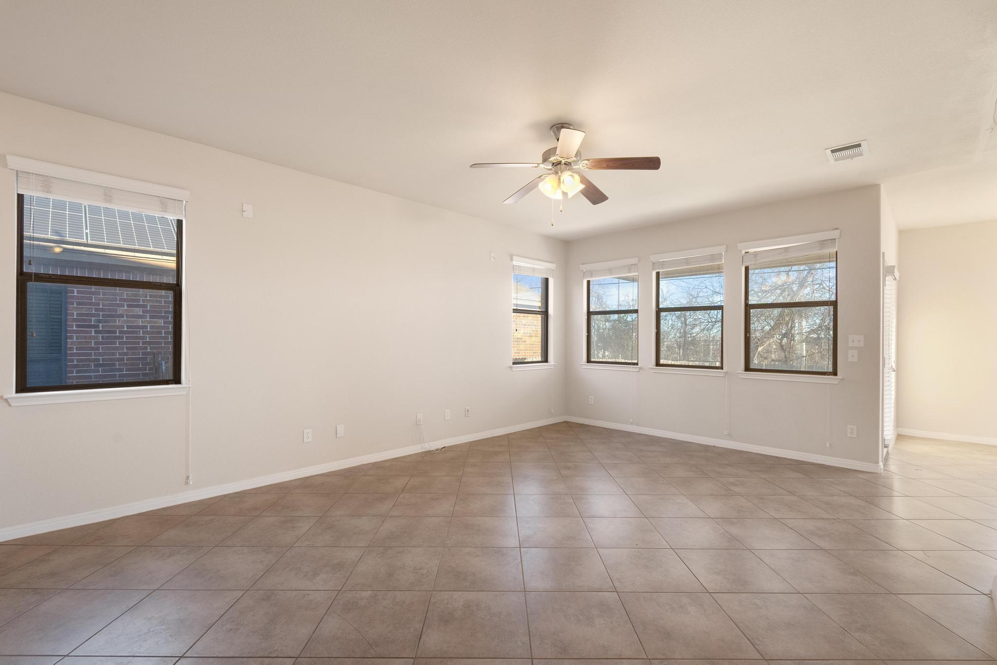 1117 Grande Mesa Dr Property Photo 5