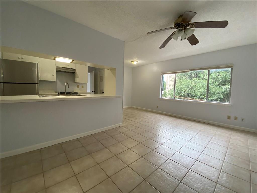 2408 Longview St #107 Property Photo 2