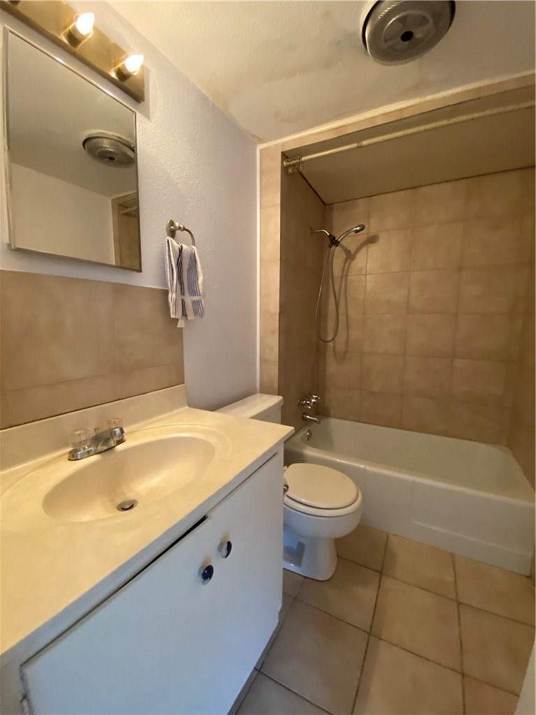 2408 Longview St #107 Property Photo 8