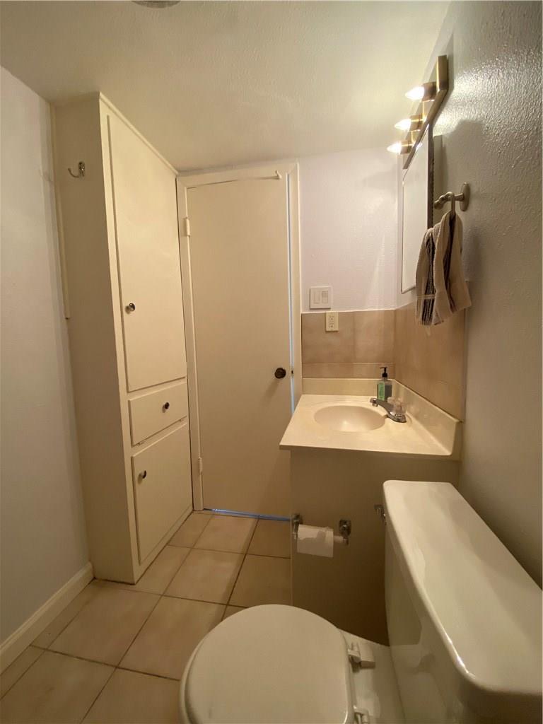 2408 Longview St #107 Property Photo 9