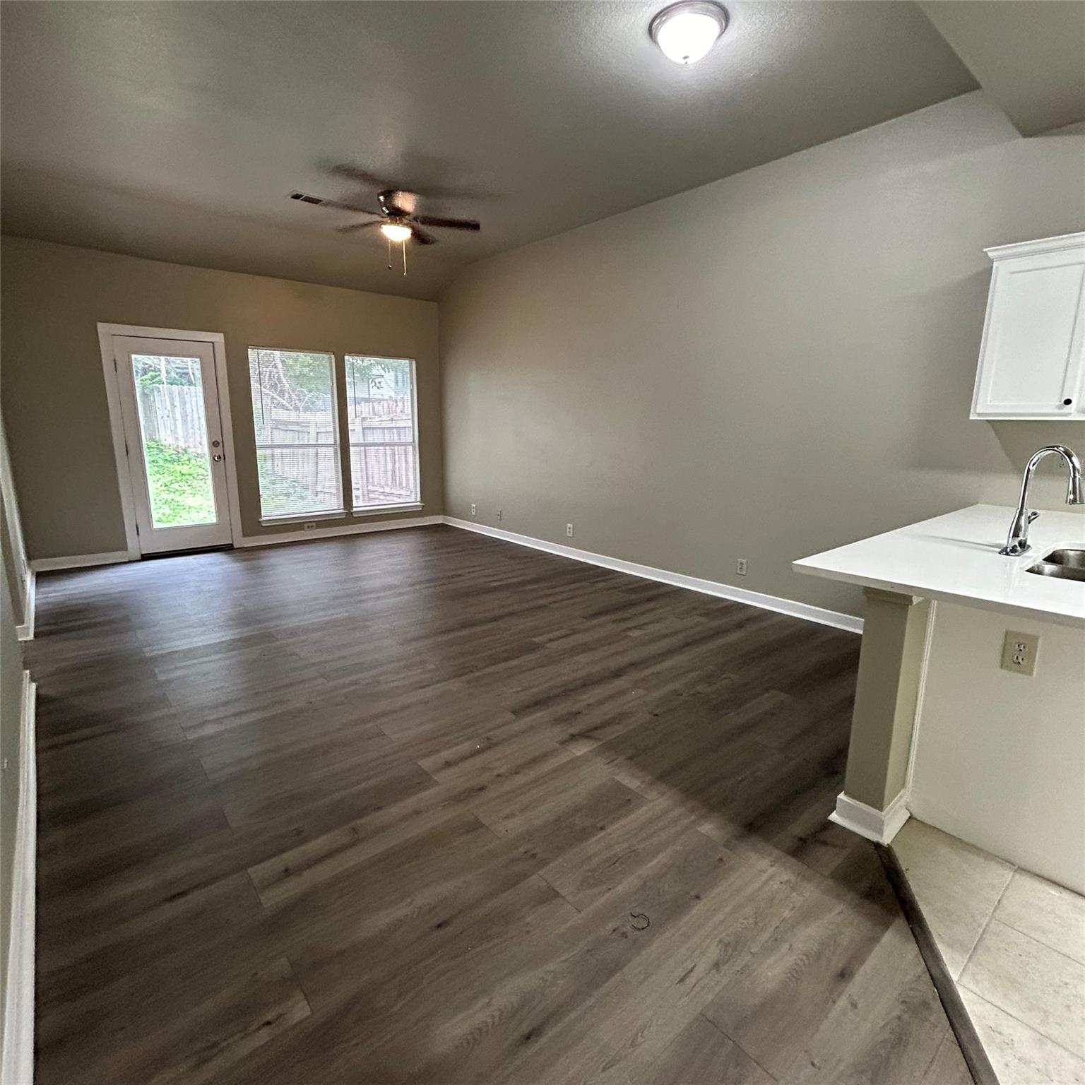 1235 Armadillo Rd #b Property Photo 3