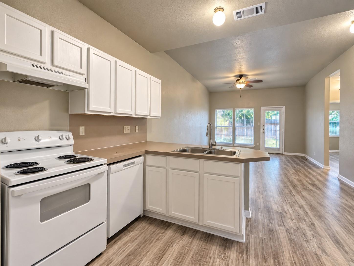 1235 Armadillo Rd #b Property Photo 3