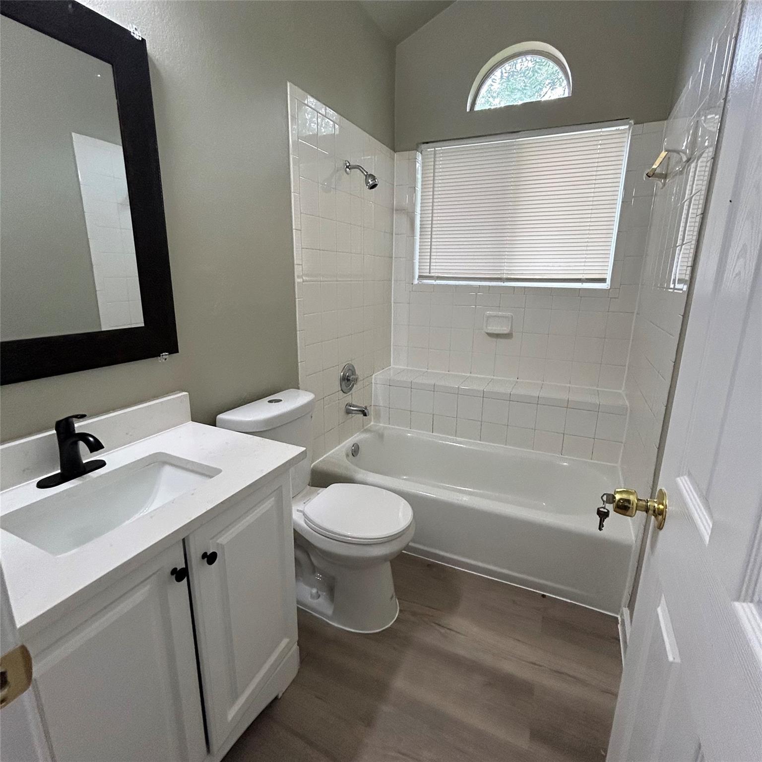 1235 Armadillo Rd #b Property Photo 10