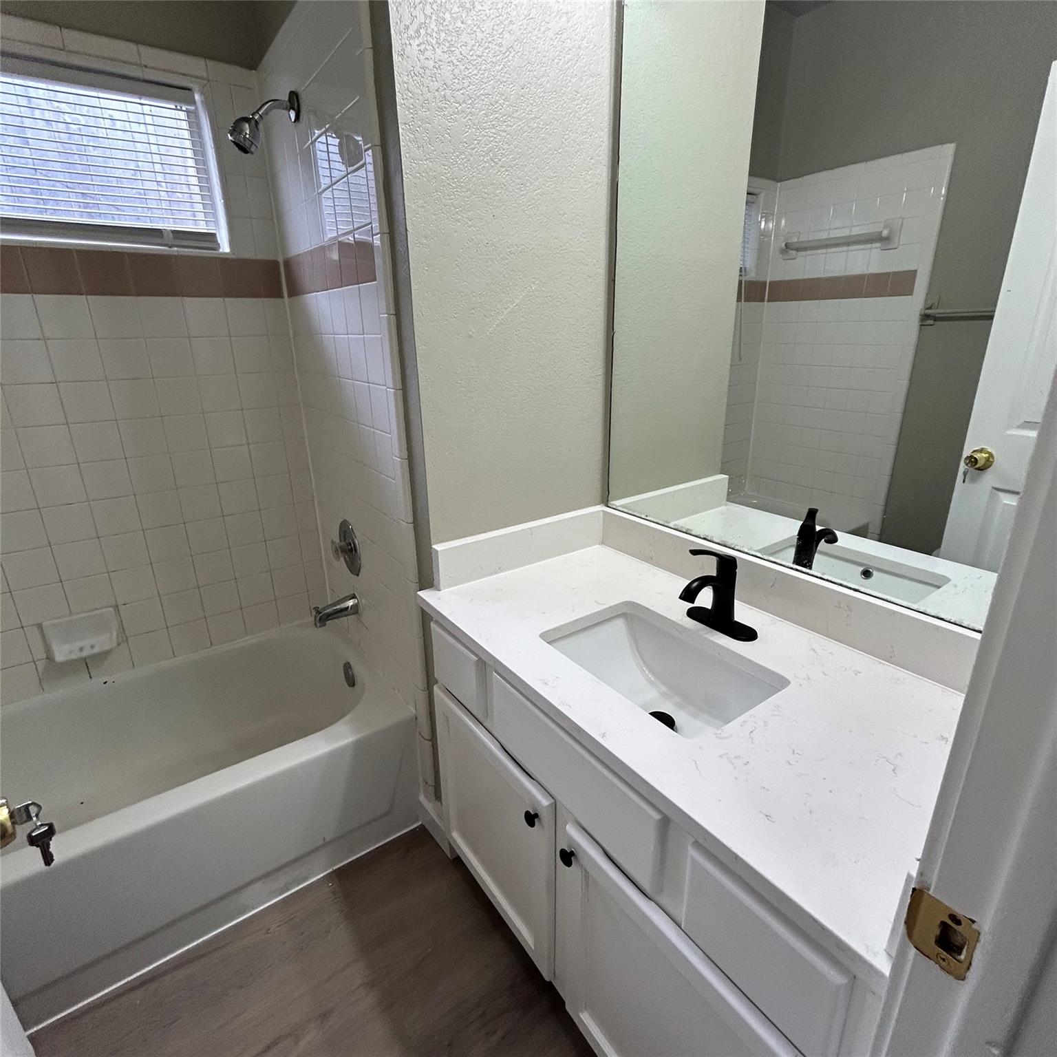 1235 Armadillo Rd #b Property Photo 13