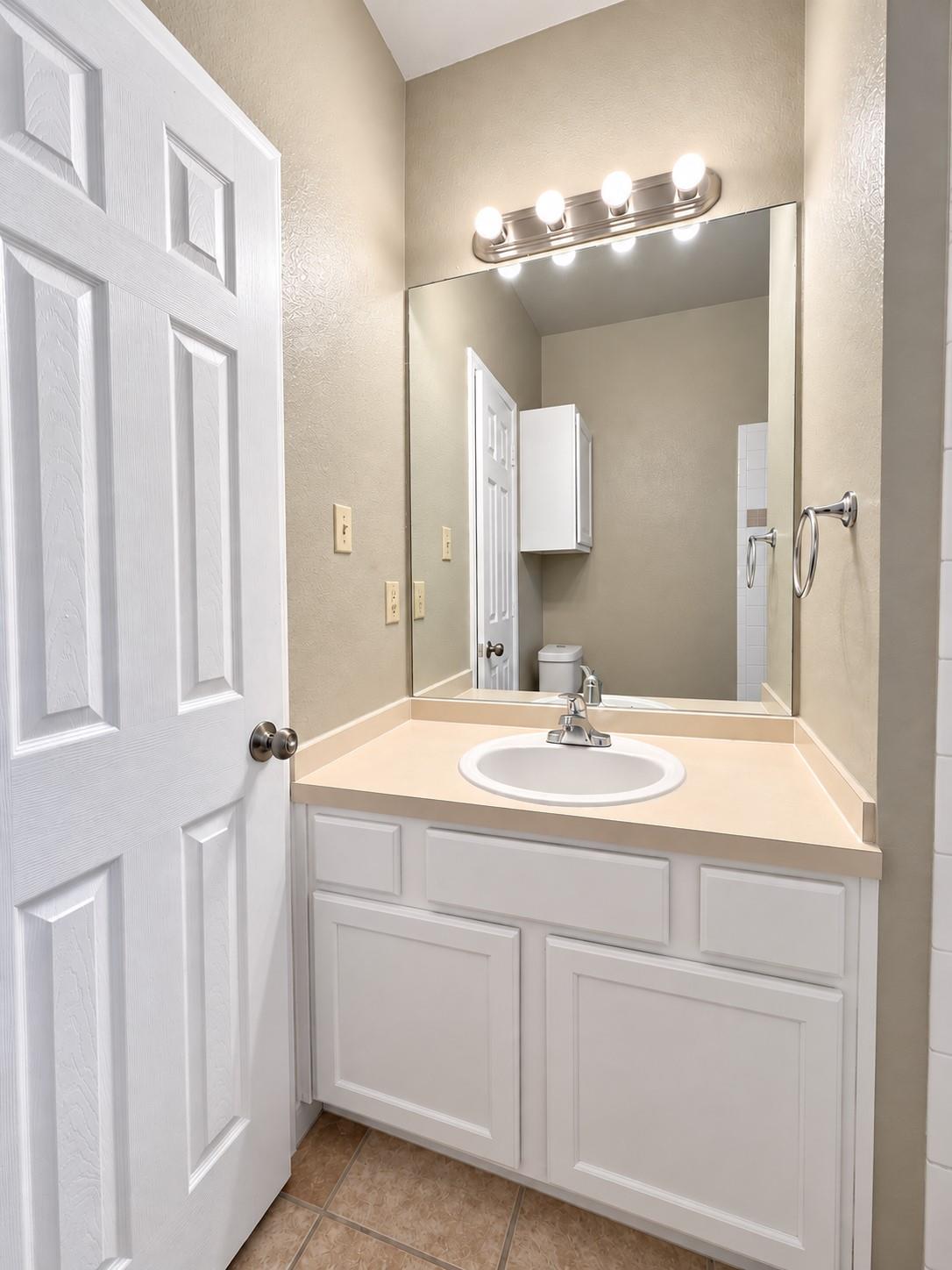 1235 Armadillo Rd #b Property Photo 15