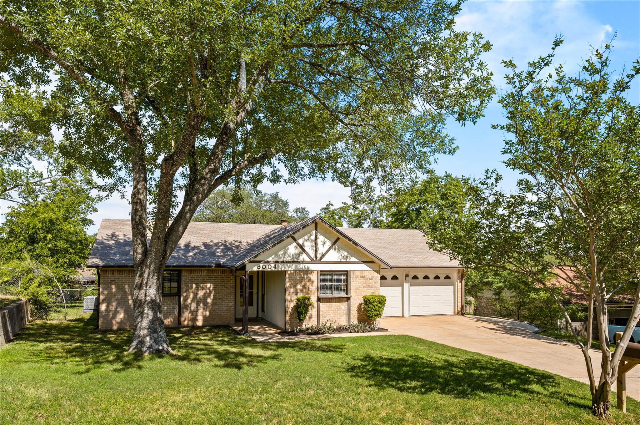 8004 Red Willow Dr Property Photo 1
