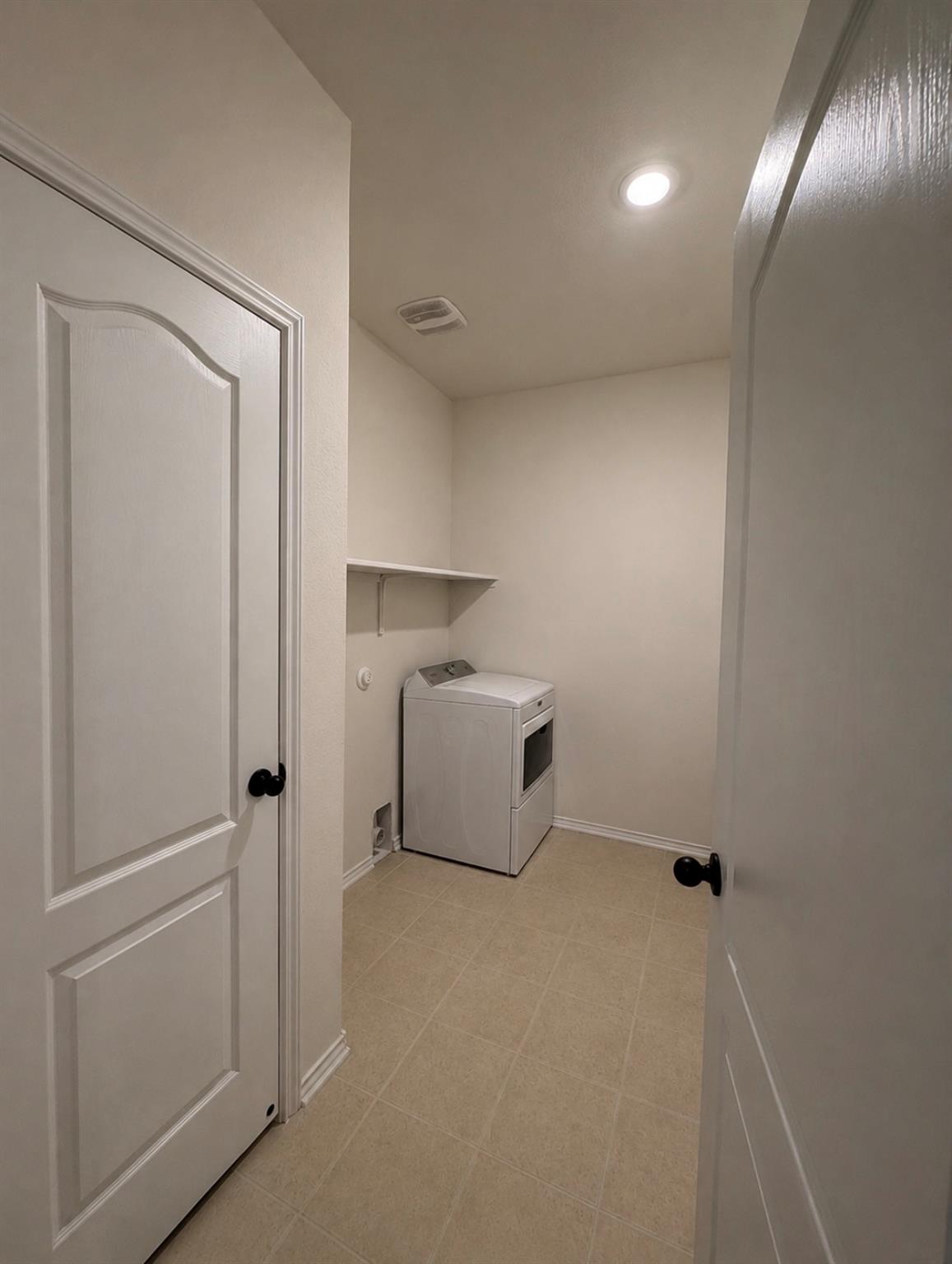 1711 Dragonfly Loop Property Photo 5