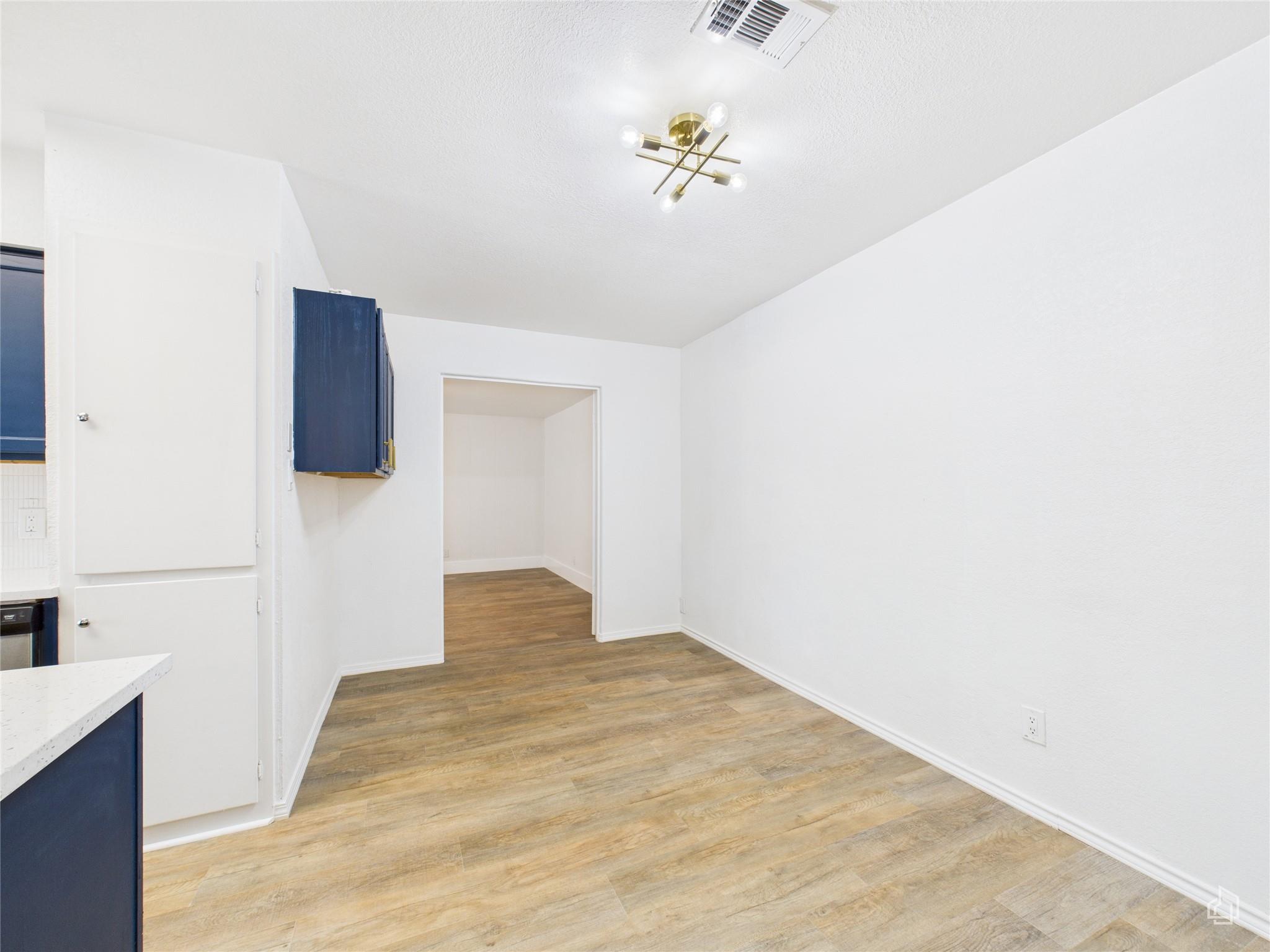 5809 Glenhollow Path Property Photo 6