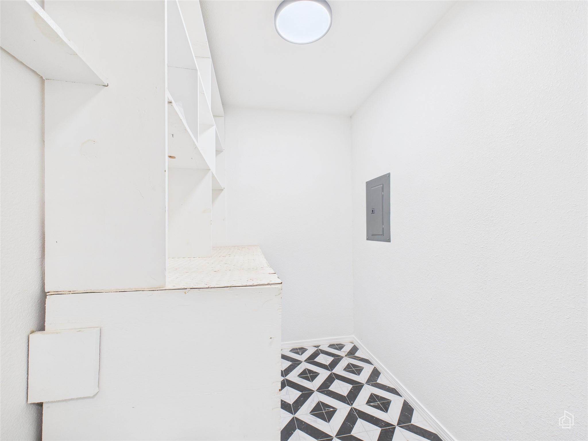 5809 Glenhollow Path Property Photo 11