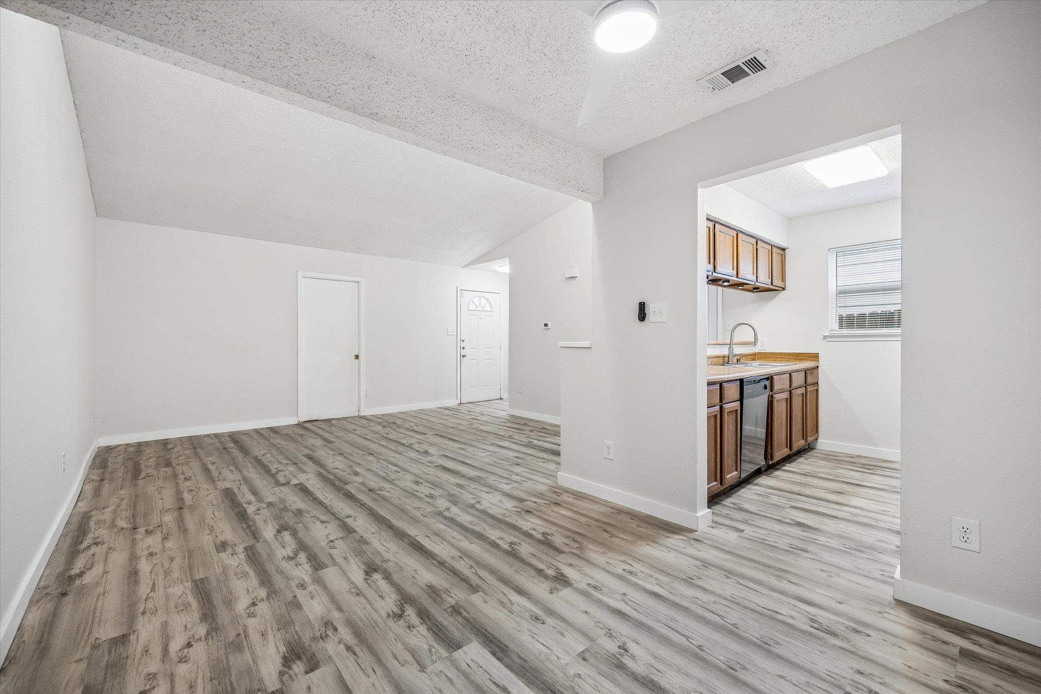 904 Sirocco Dr #a Property Photo 12