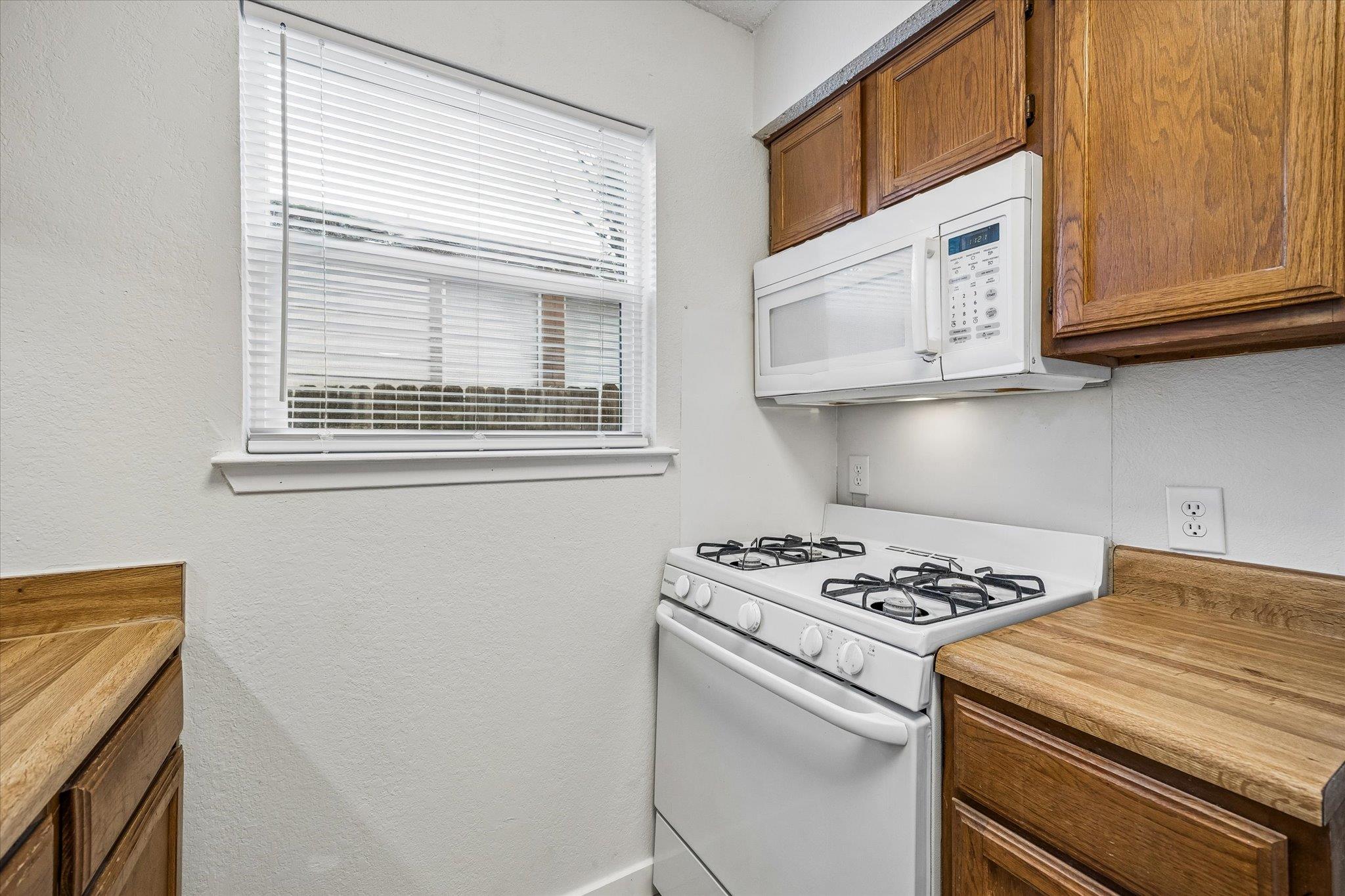 904 Sirocco Dr #a Property Photo 16