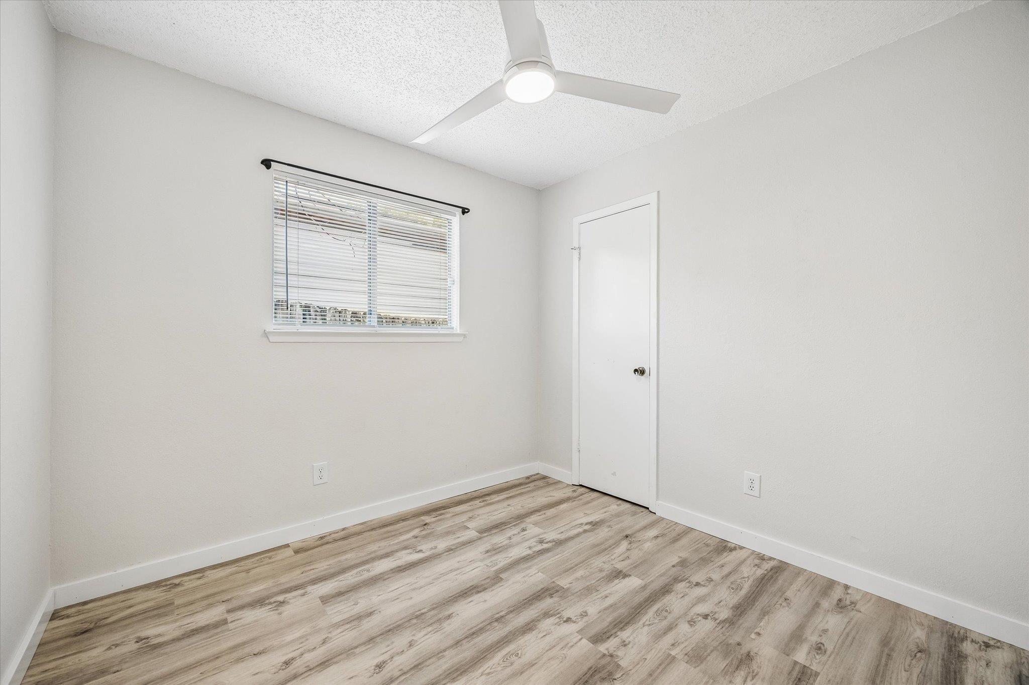 904 Sirocco Dr #a Property Photo 17