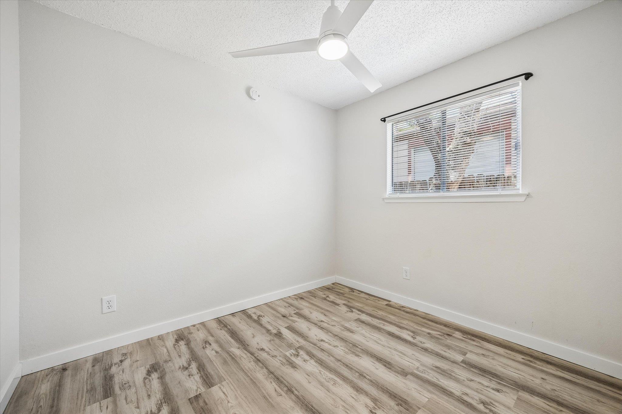 904 Sirocco Dr #a Property Photo 18