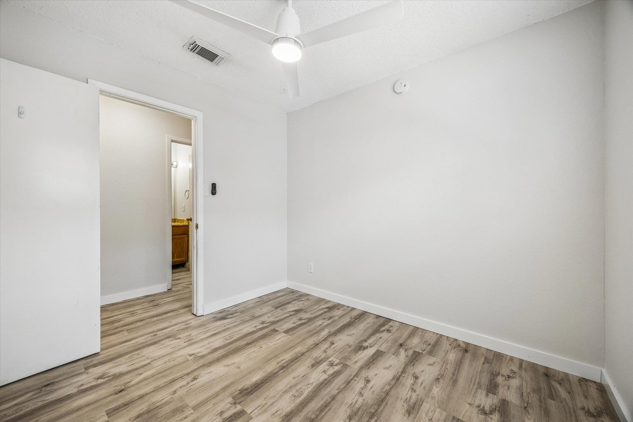 904 Sirocco Dr #a Property Photo 19