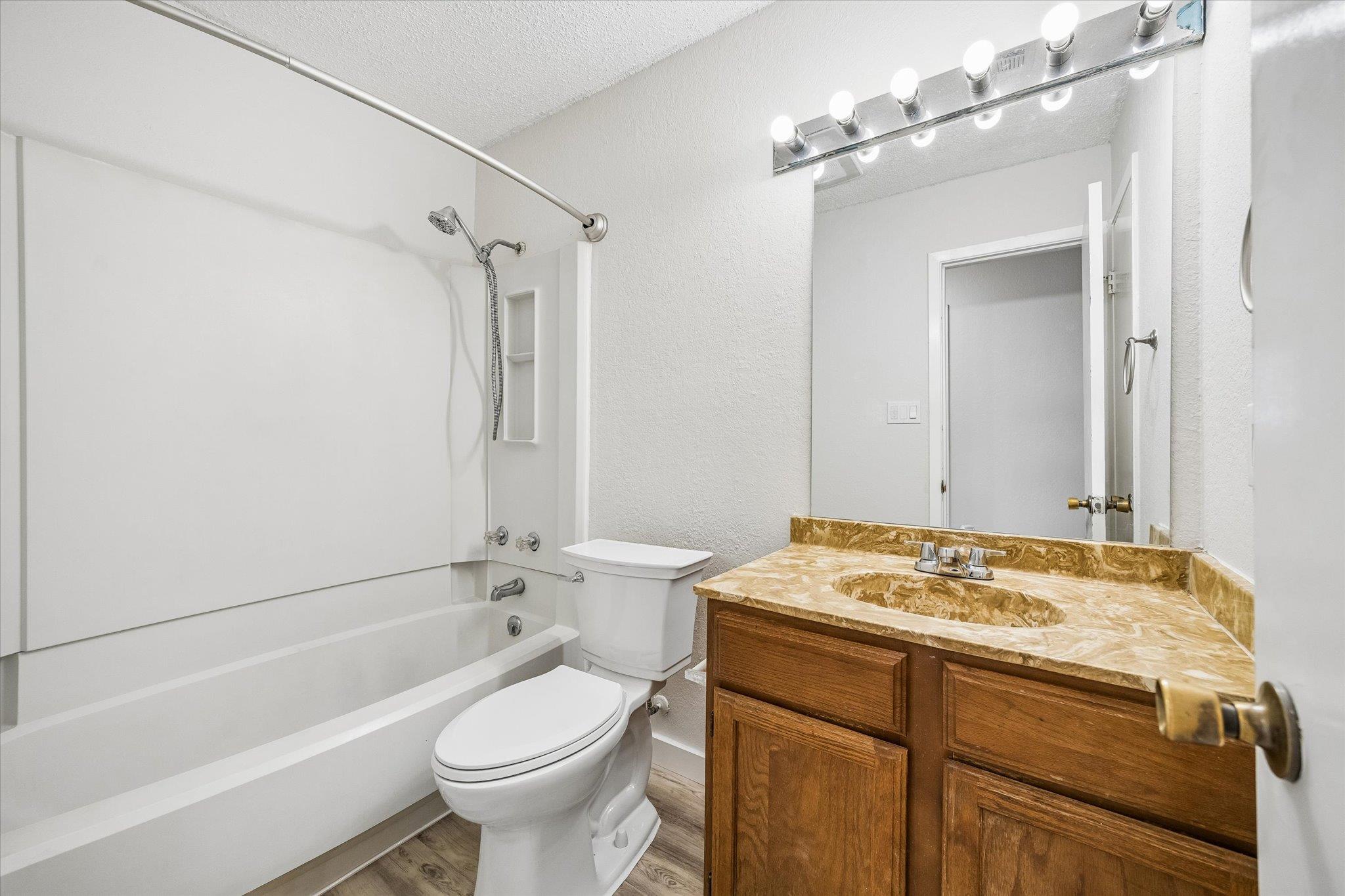 904 Sirocco Dr #a Property Photo 20