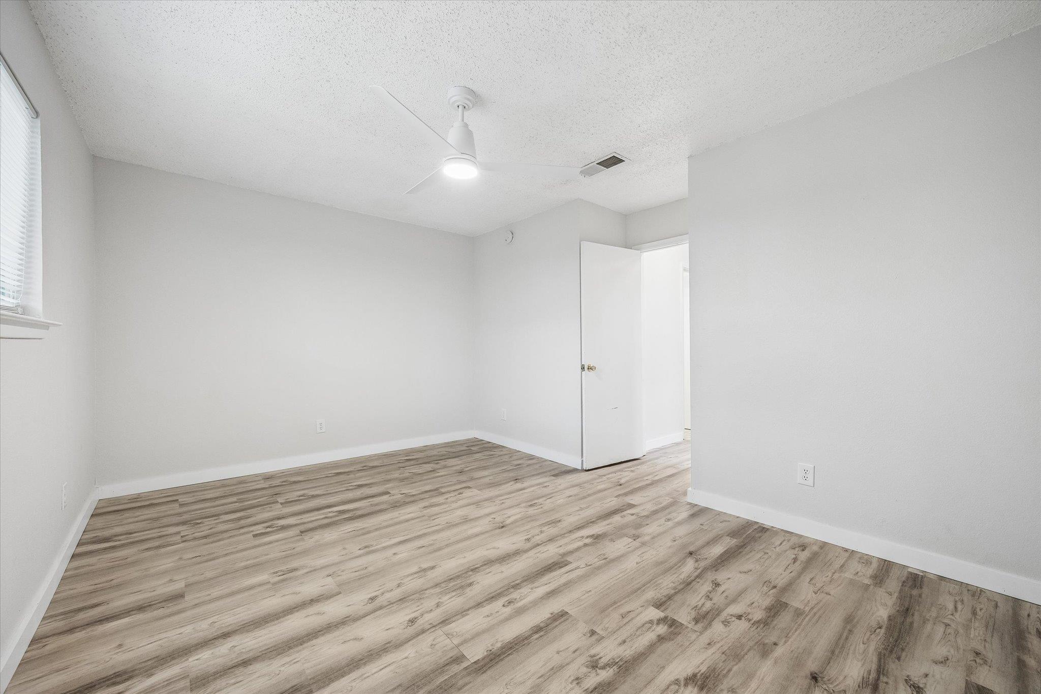 904 Sirocco Dr #a Property Photo 21