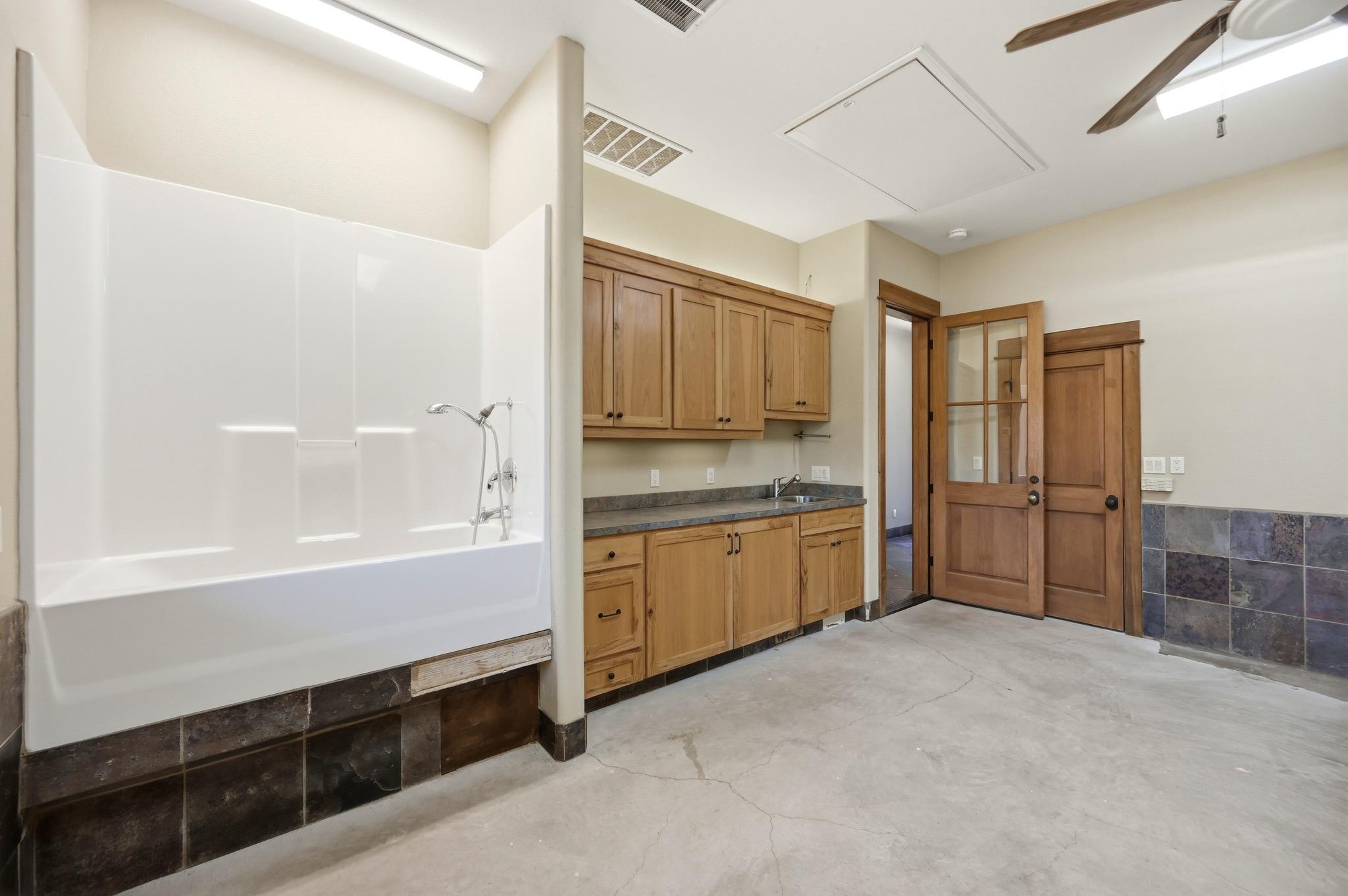 15425 Fitzhugh Rd Property Photo 38