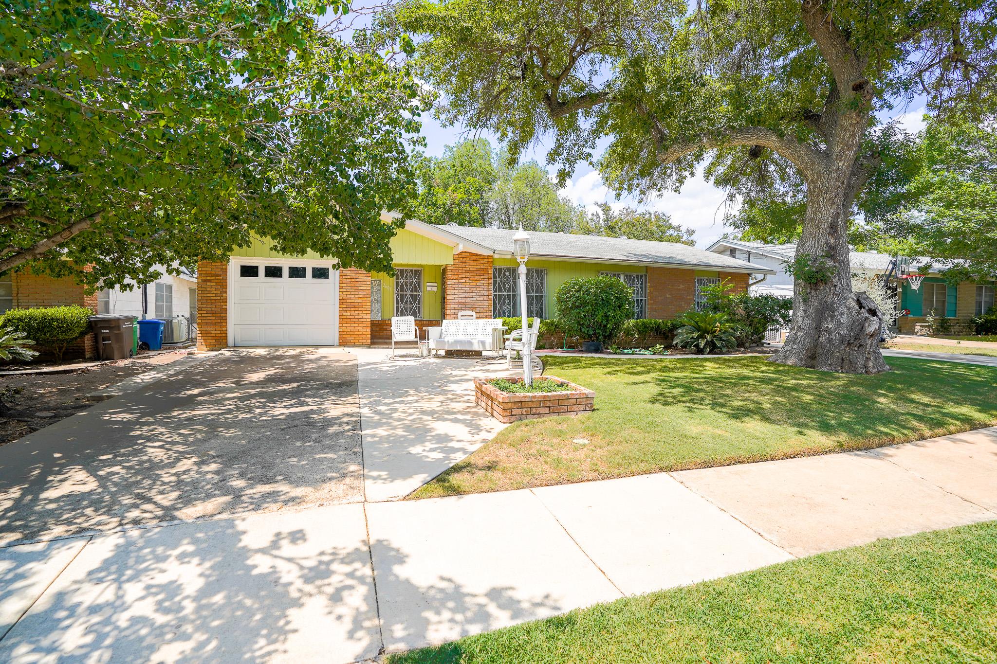 2607 Monticello Ct Property Photo 1