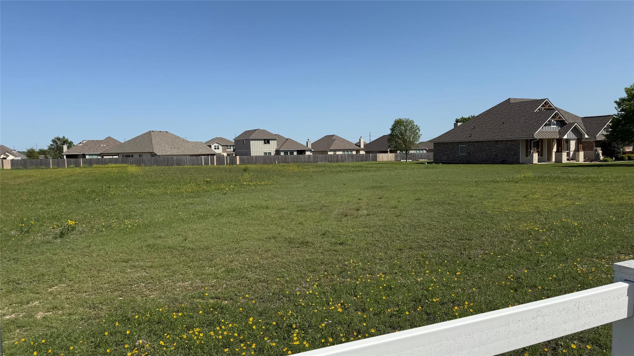 1509 S Pea Ridge Rd Property Photo 2