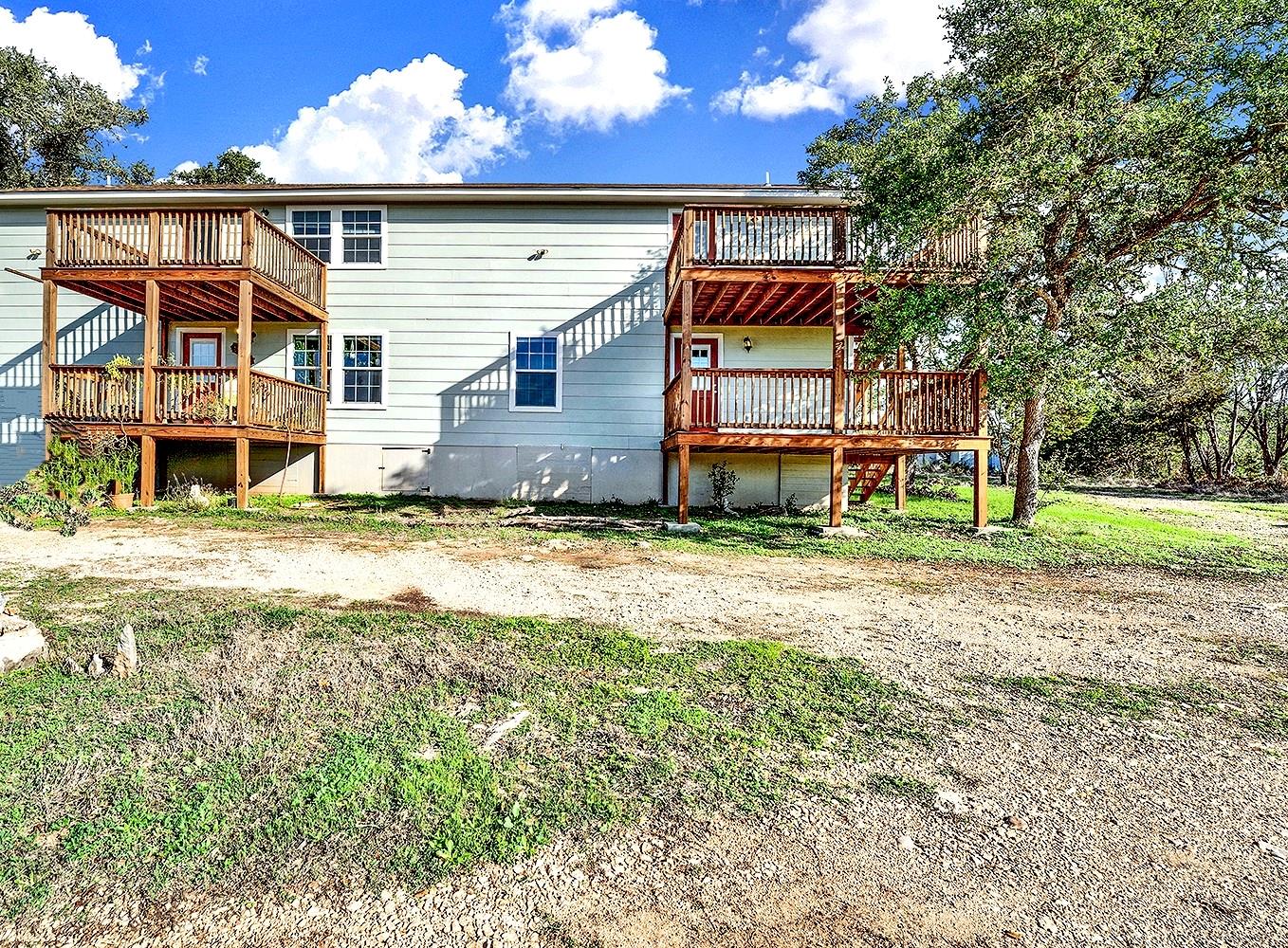 207 Oakwood Loop Property Photo