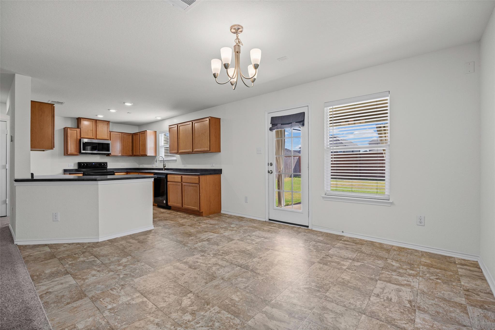 13712 Vigilance St Property Photo 9