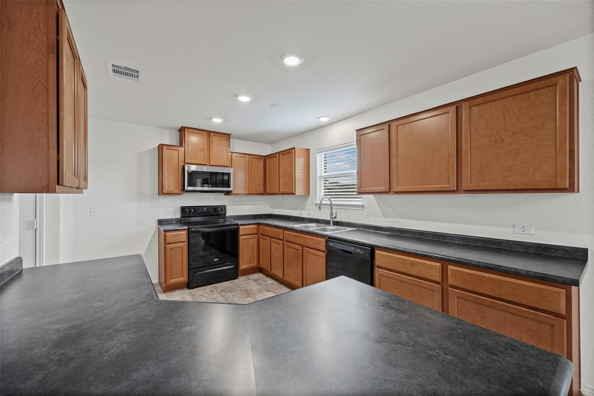 13712 Vigilance St Property Photo 11