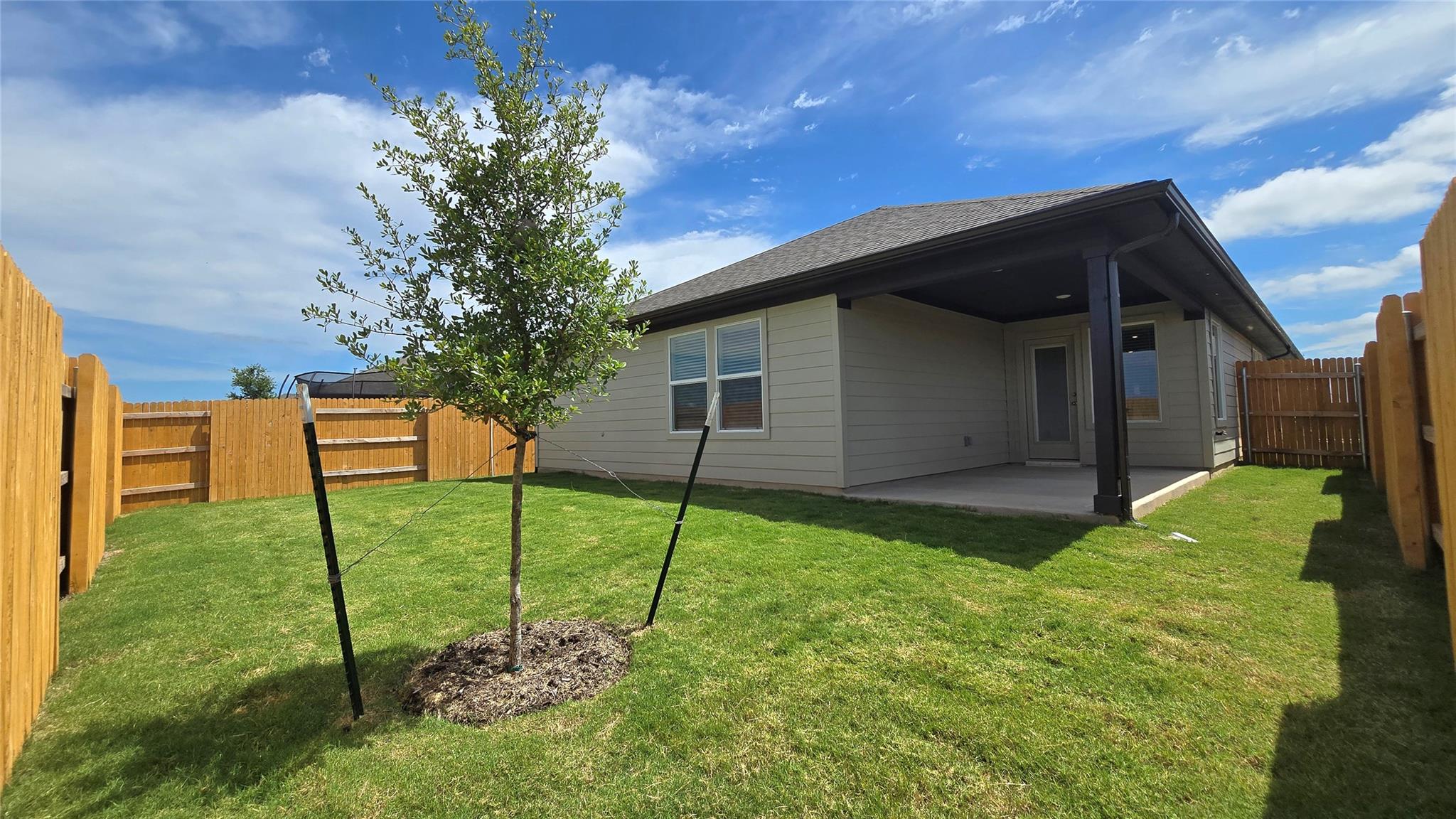 122 Holmby Dr Property Photo 27