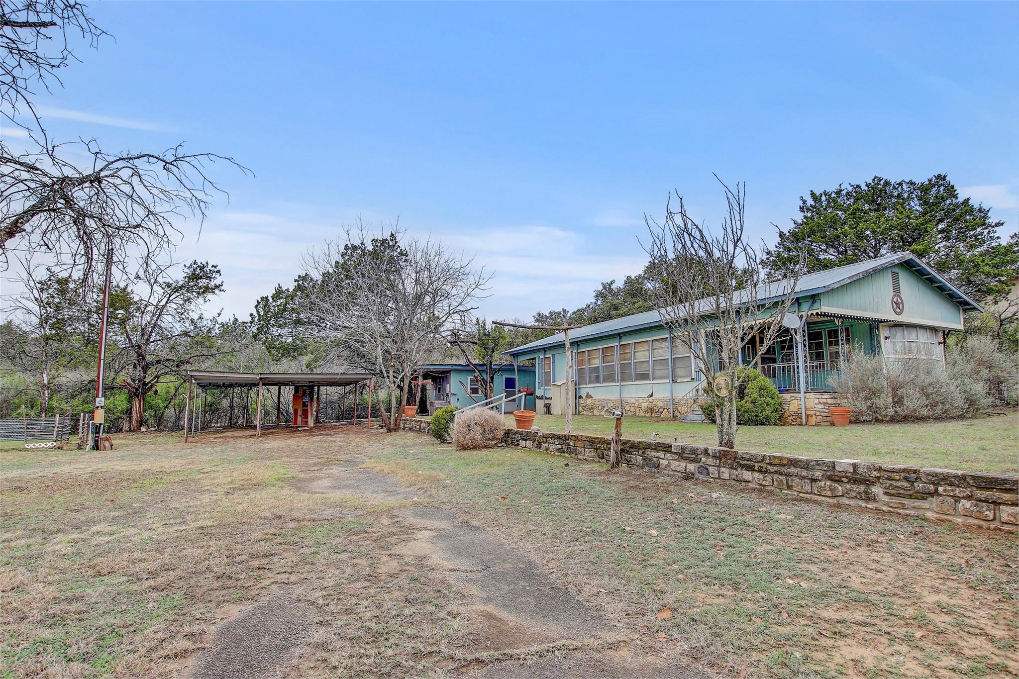 205 Singleton DR Property Photo 1