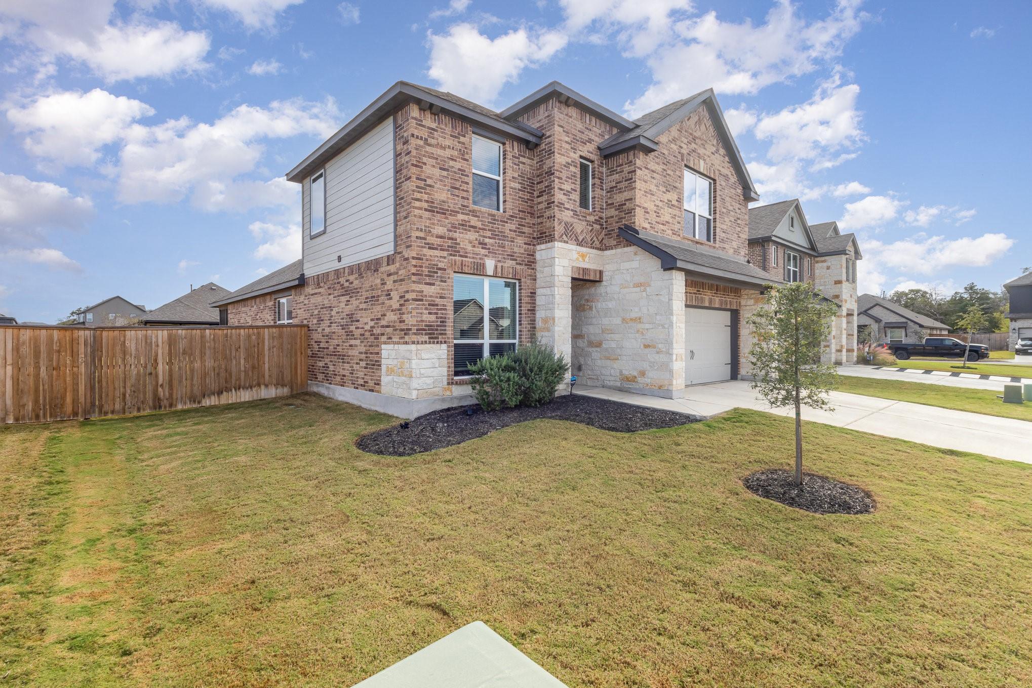 119 Nandina Path Property Photo 1