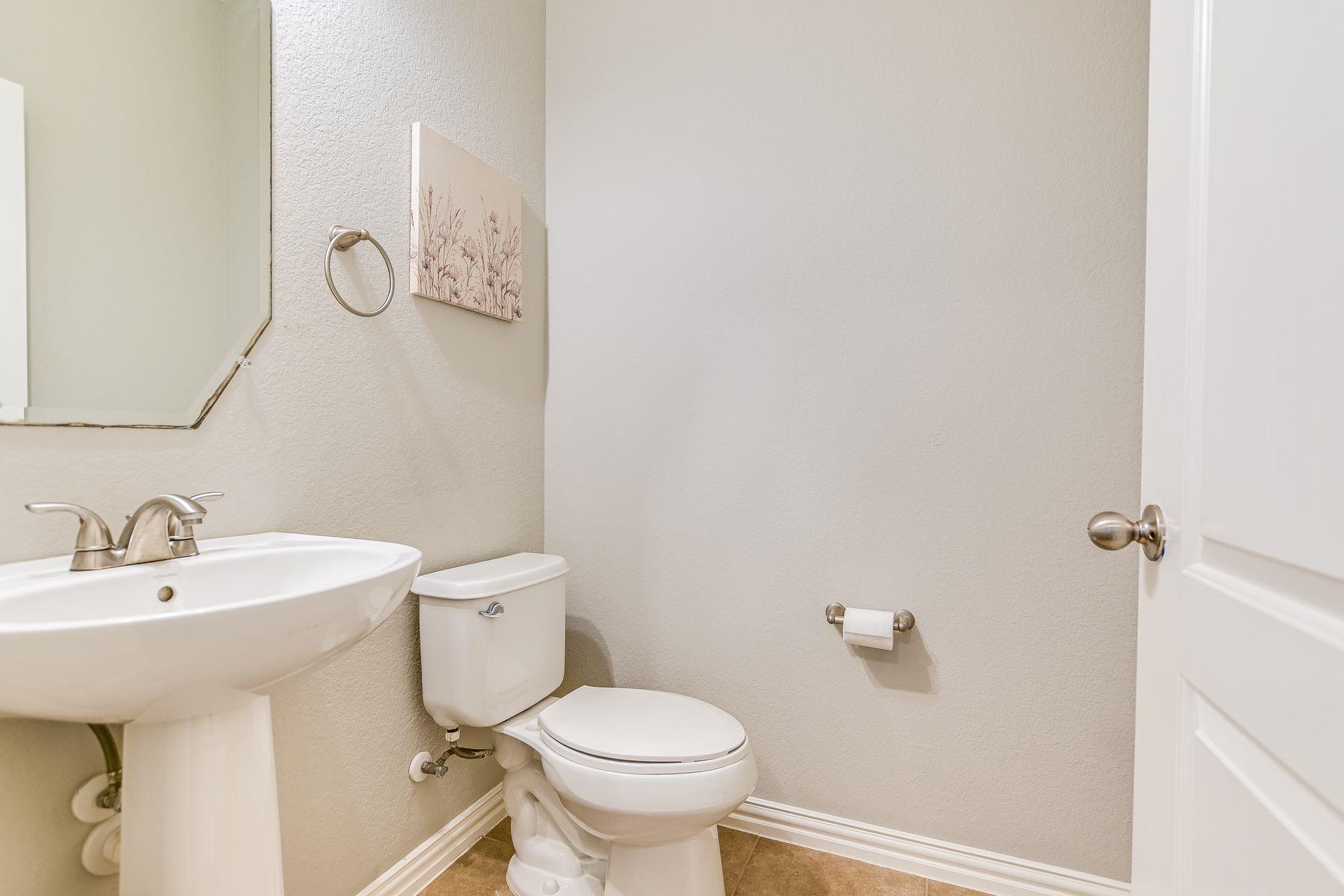 2417 Turtle Mountain Bnd Property Photo 15