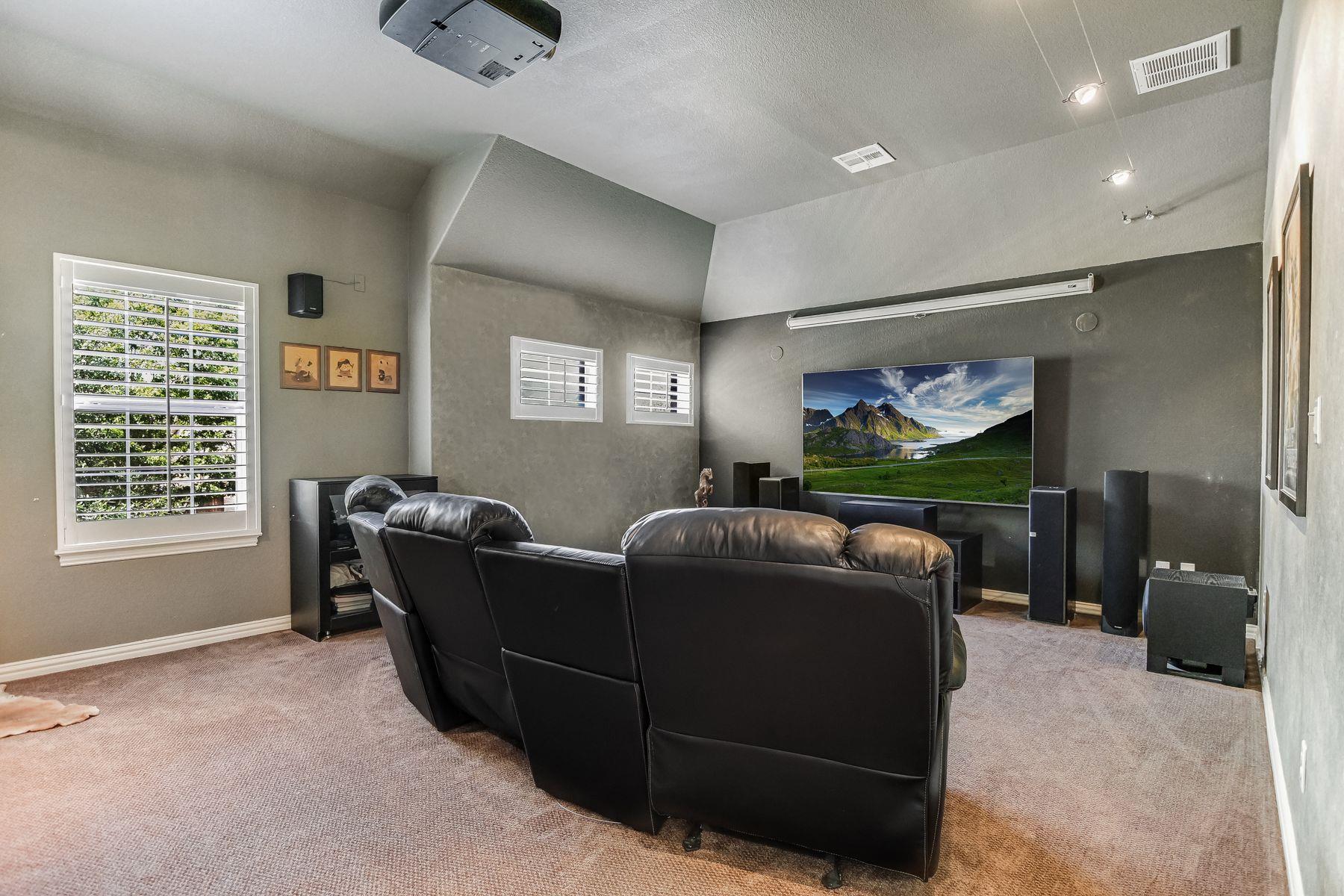 2417 Turtle Mountain Bnd Property Photo 20