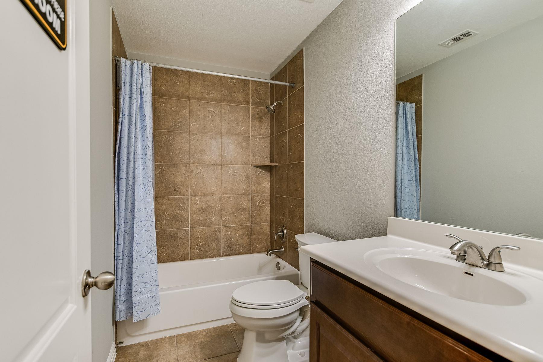 2417 Turtle Mountain Bnd Property Photo 24