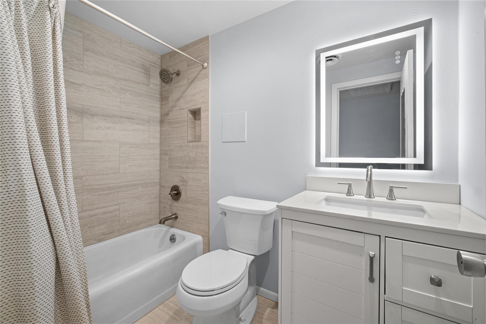 1801 Lavaca St #3b Property Photo 6