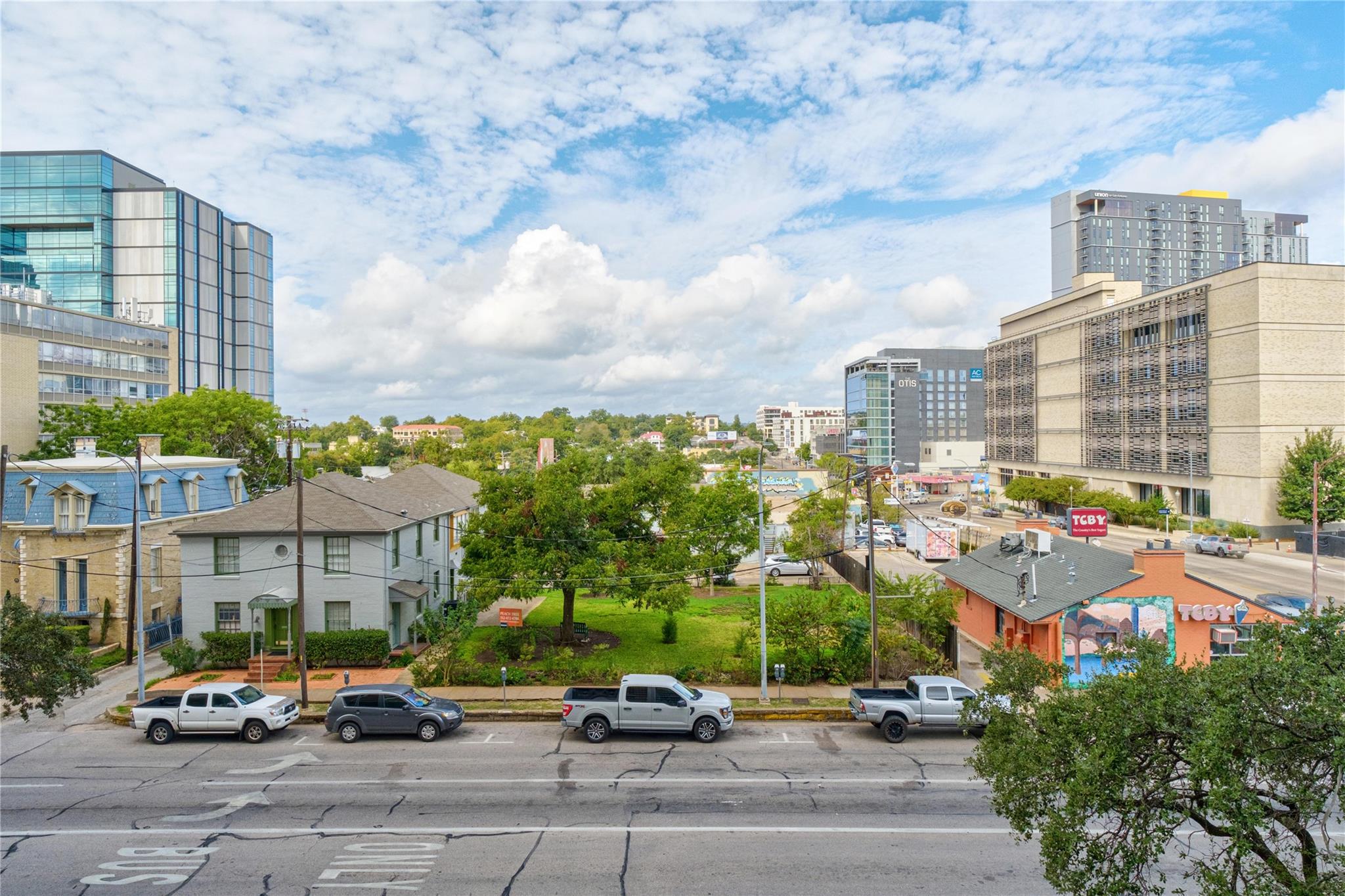 1801 Lavaca St #3b Property Photo 9