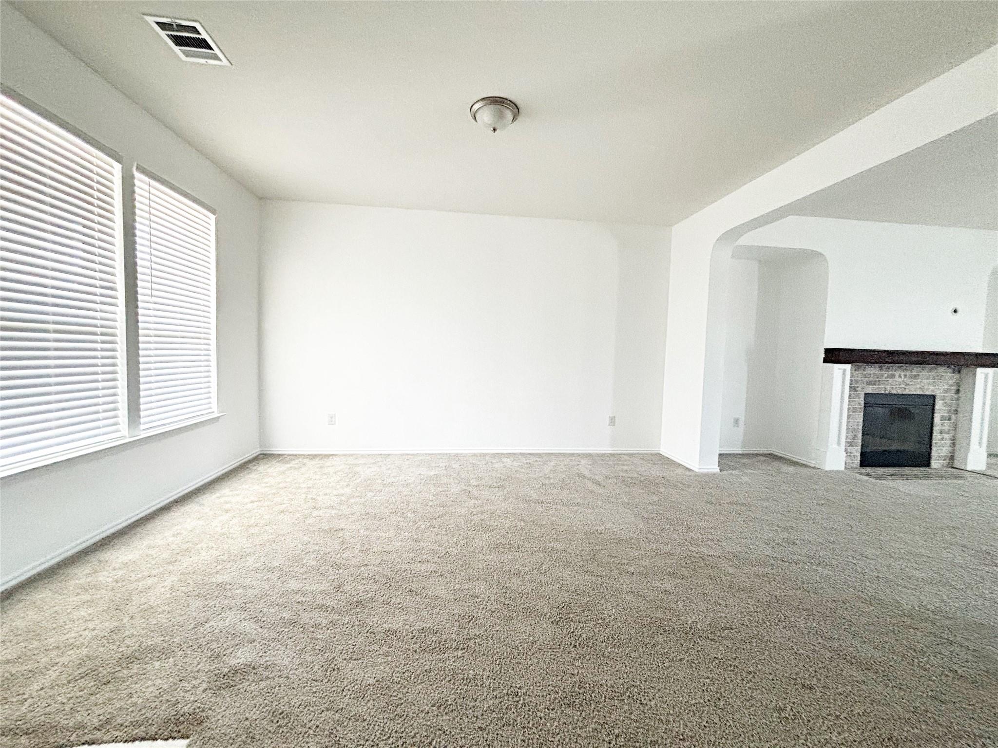 1720 Foxglove Cir Property Photo 6