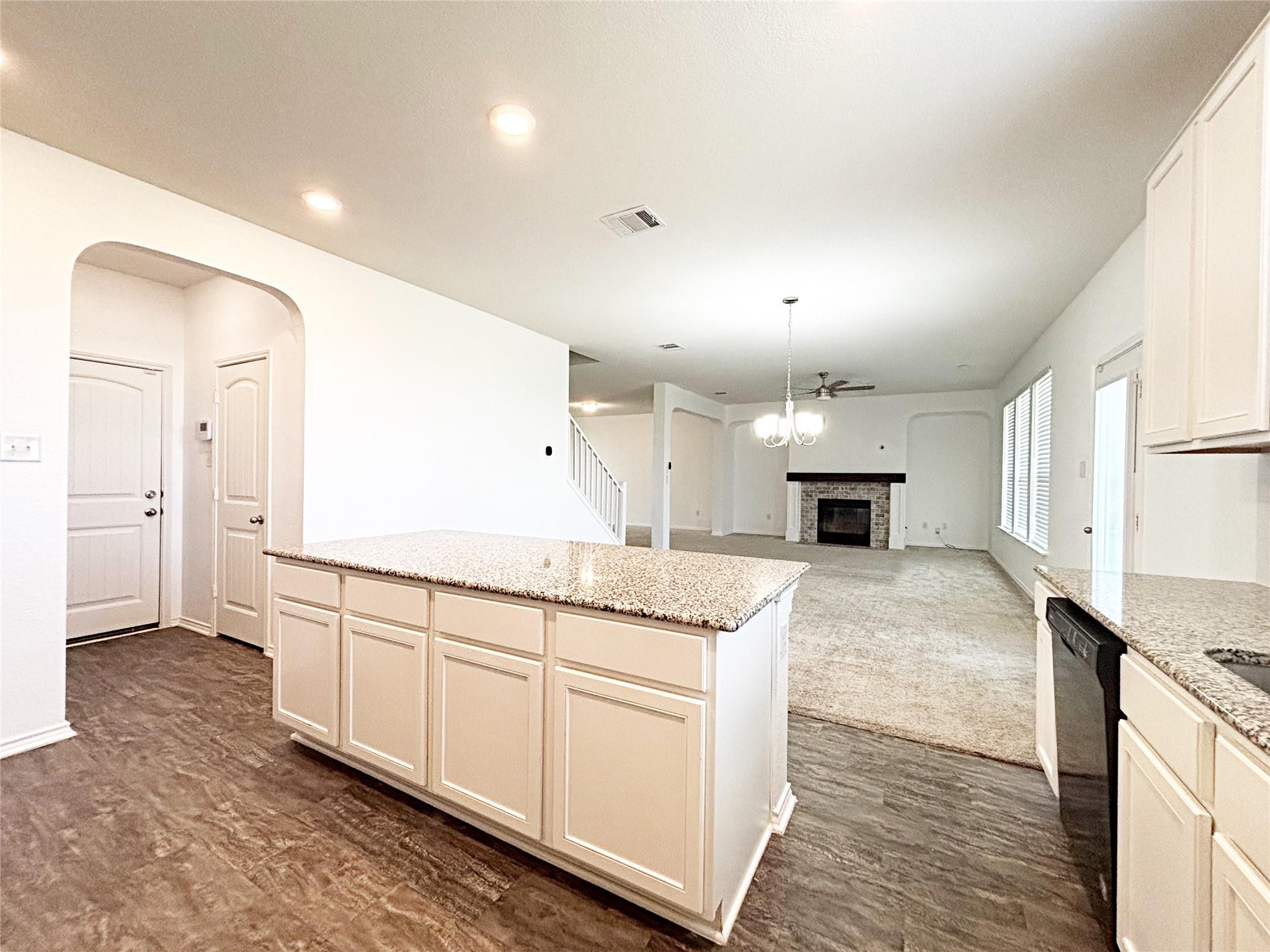1720 Foxglove Cir Property Photo 11