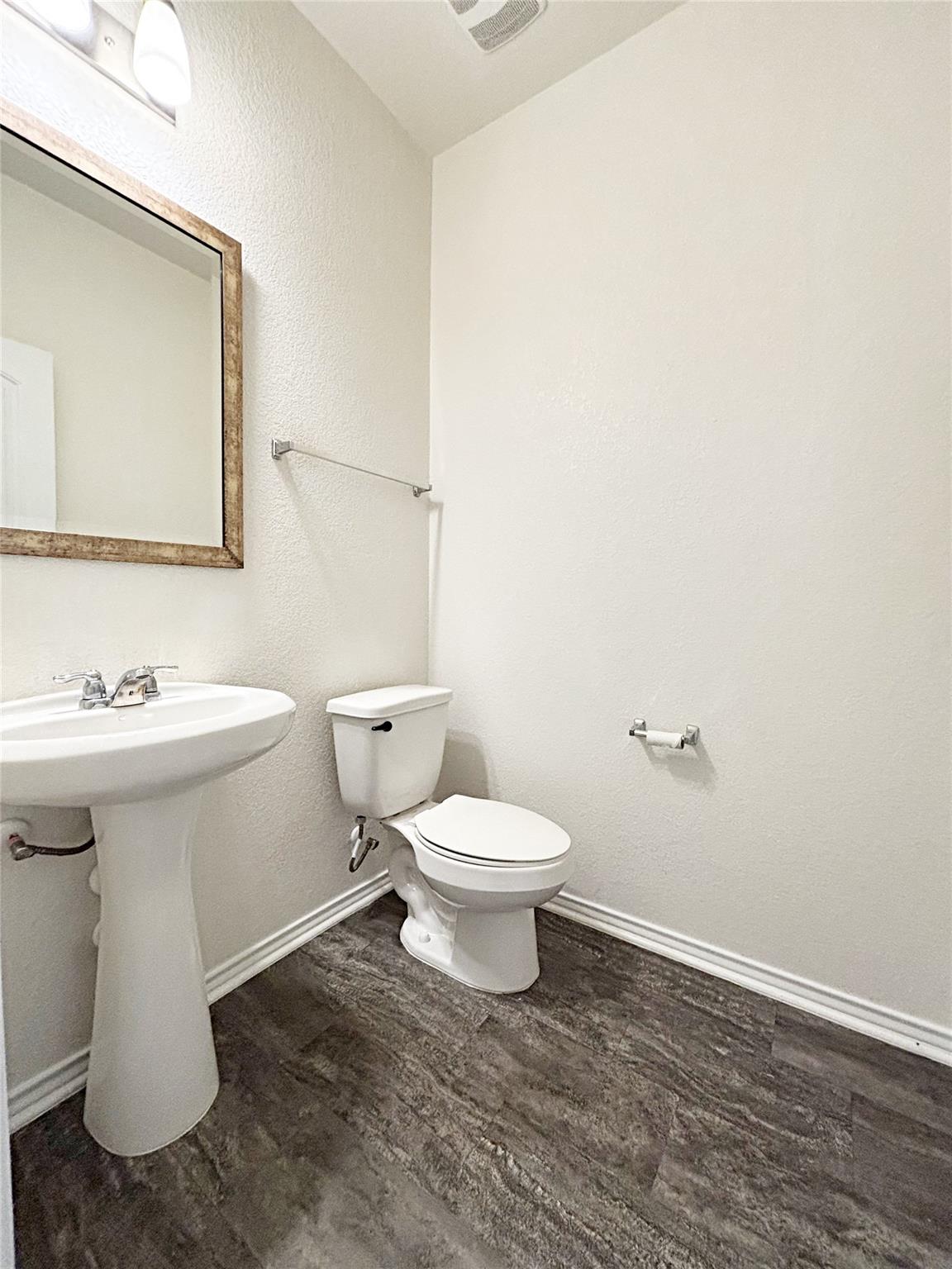 1720 Foxglove Cir Property Photo 13