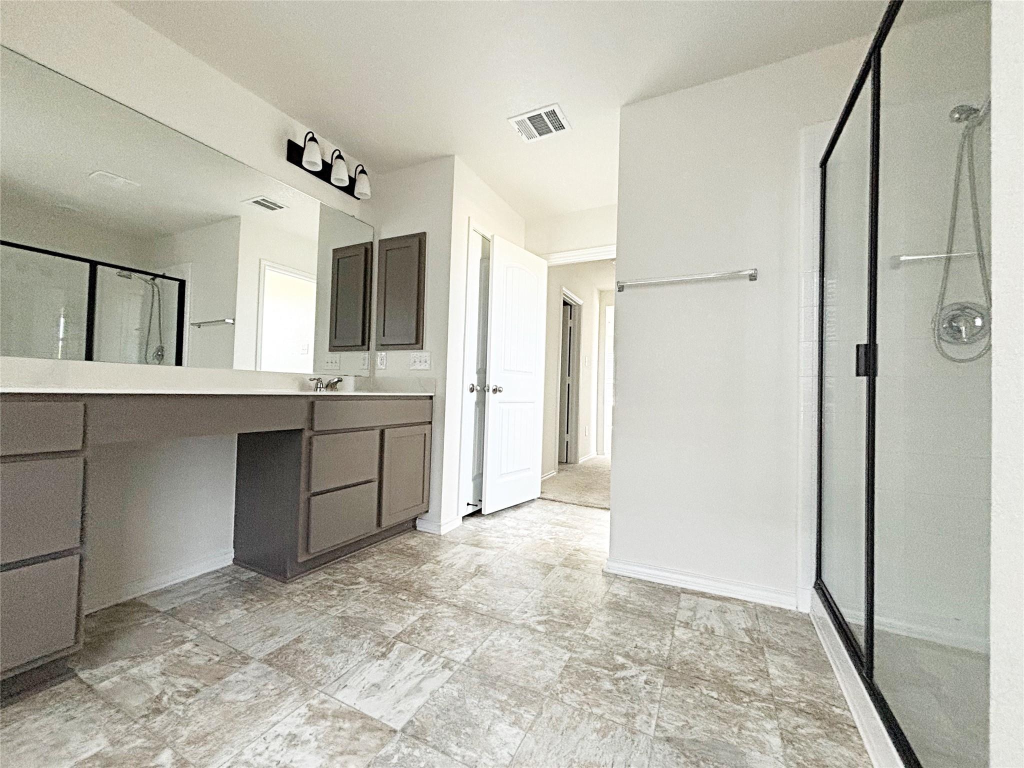 1720 Foxglove Cir Property Photo 18