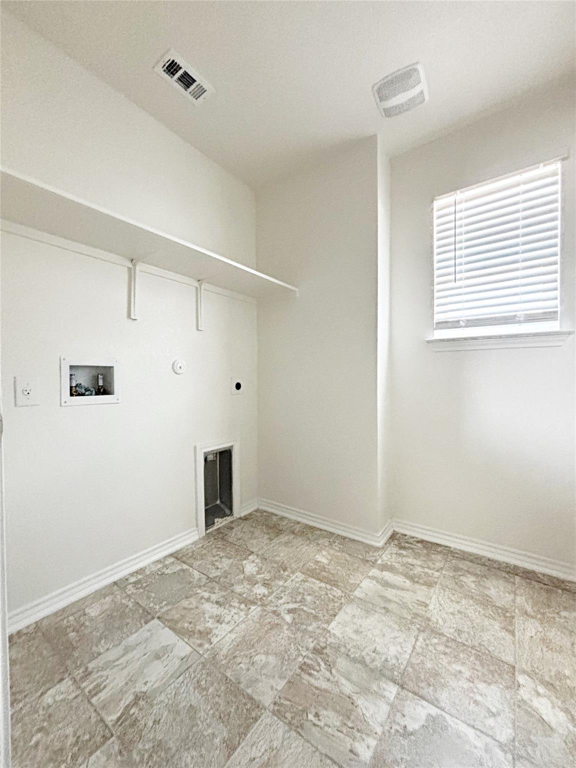 1720 Foxglove Cir Property Photo 22
